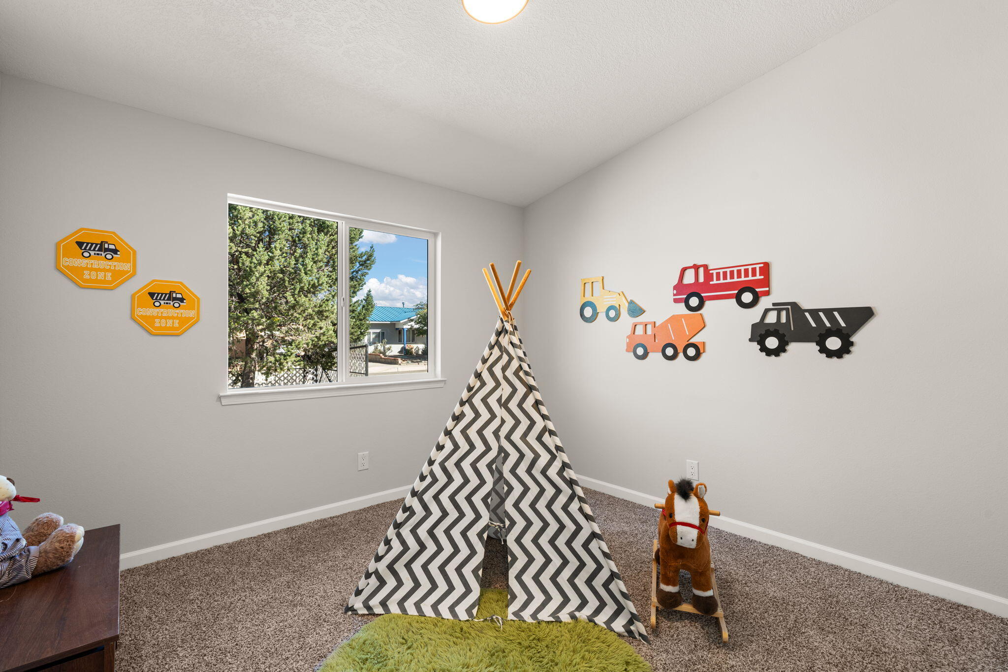 5316 Summer Avenue NE