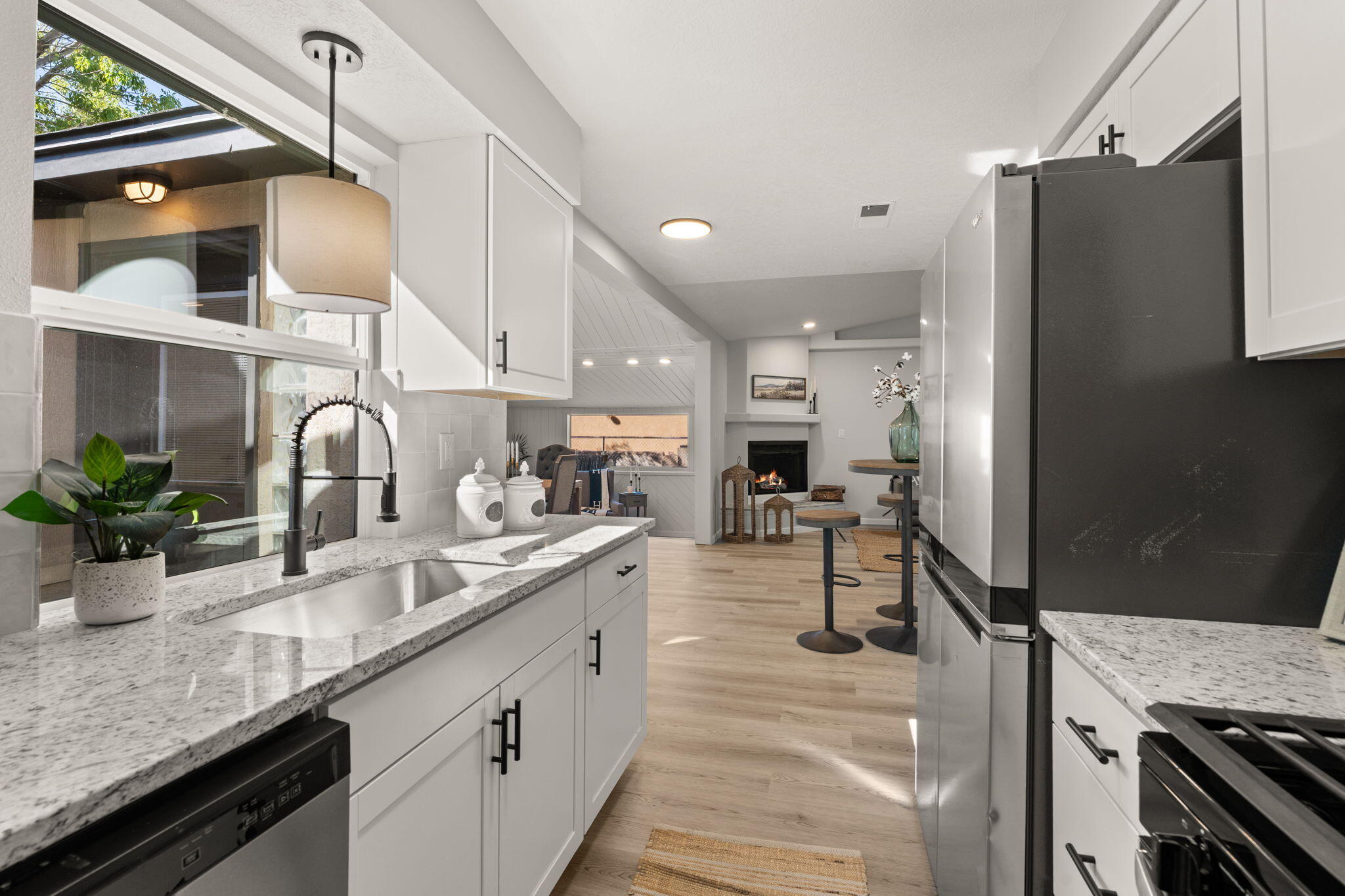 5316 Summer Avenue NE