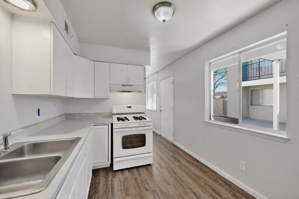 502-504 Utah Street NE