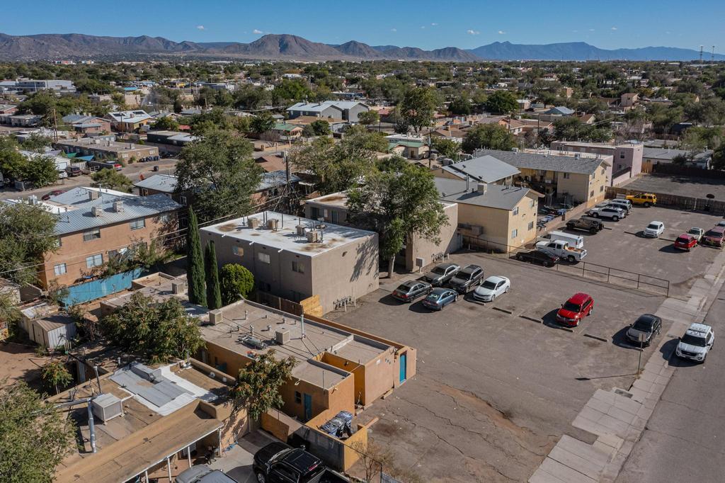 502-504 Utah Street NE