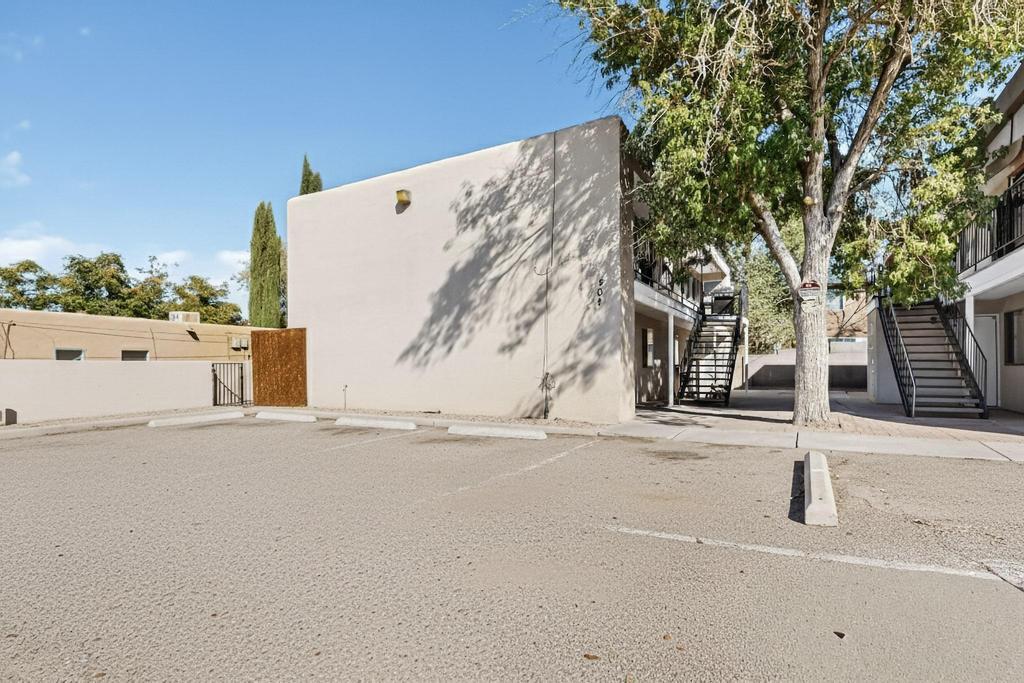 502-504 Utah Street NE