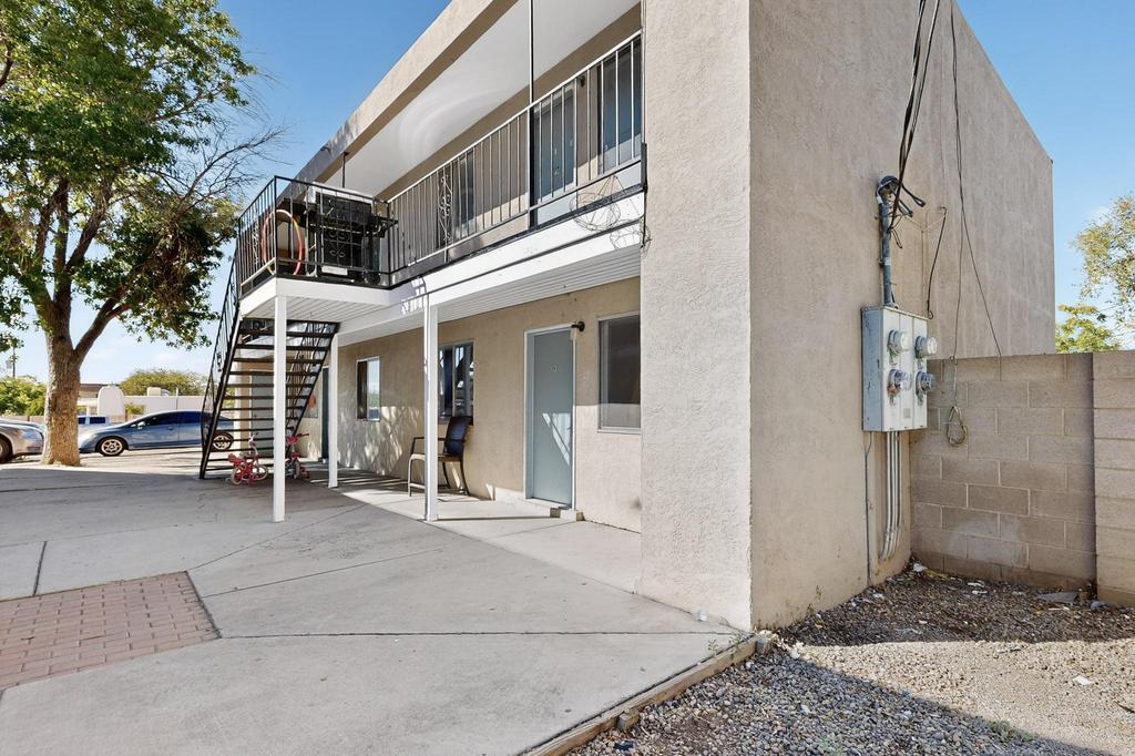 502-504 Utah Street NE