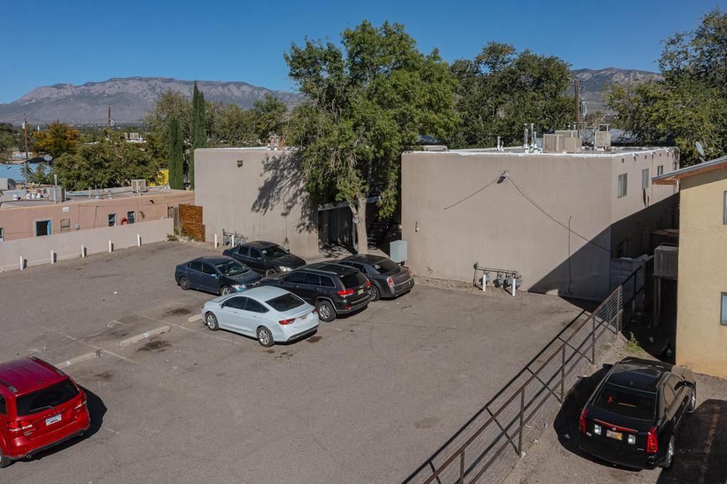 502-504 Utah Street NE