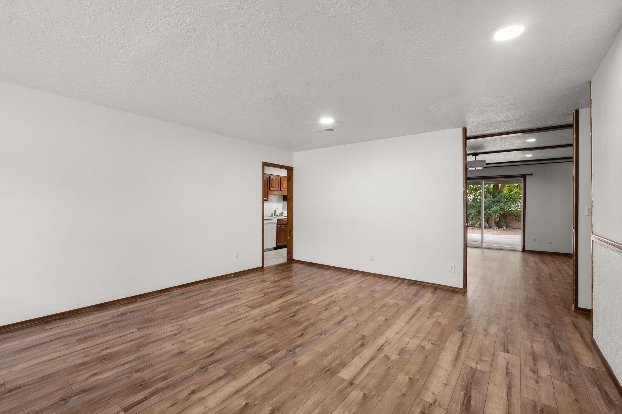 9812 Admiral Dewey Avenue NE