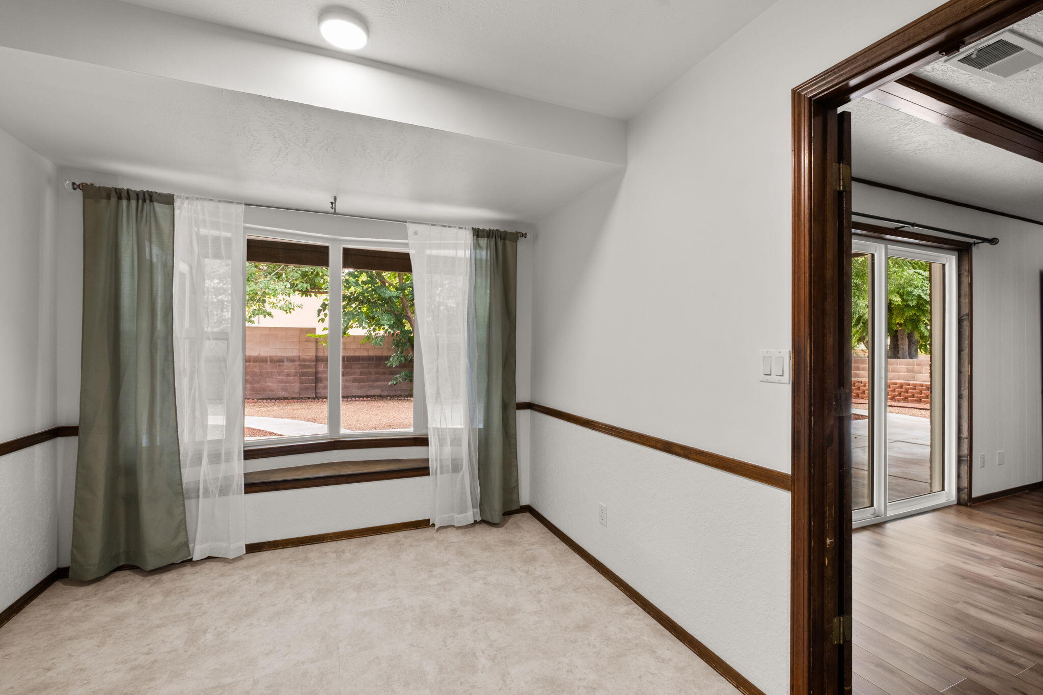 9812 Admiral Dewey Avenue NE