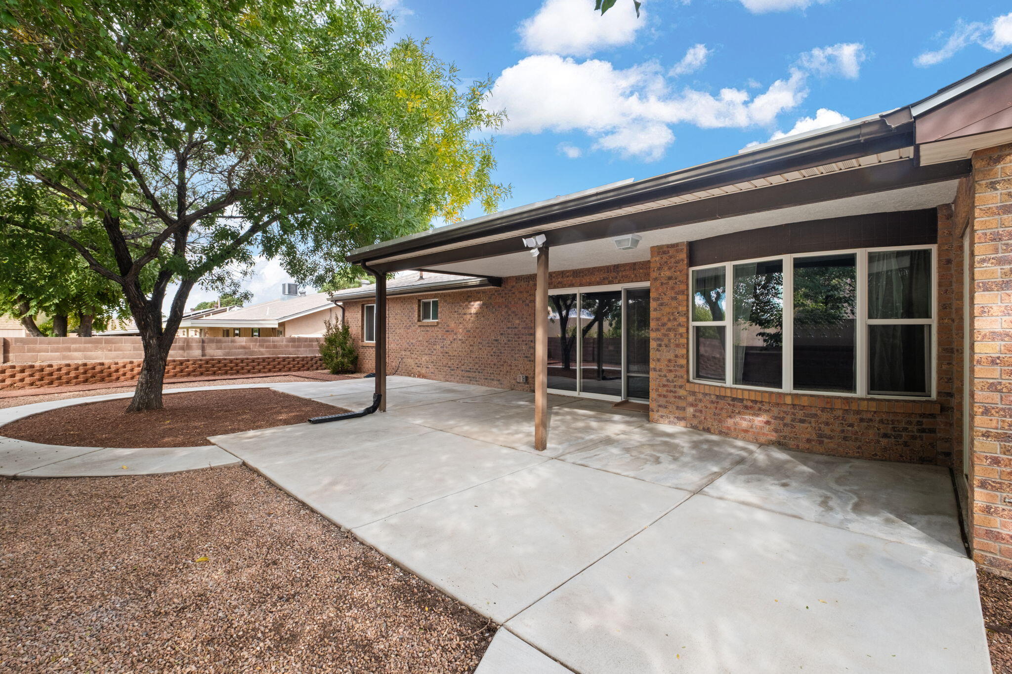 9812 Admiral Dewey Avenue NE