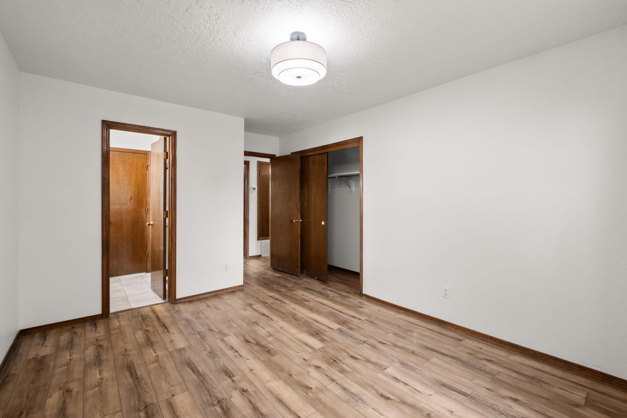 9812 Admiral Dewey Avenue NE