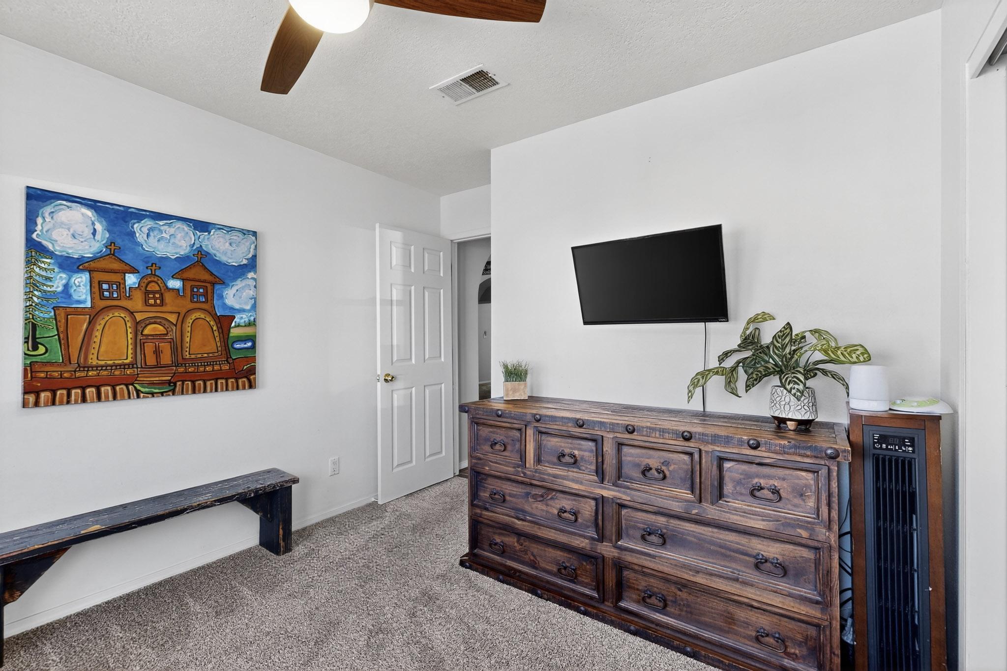 6604 Tierra Vista Avenue NW