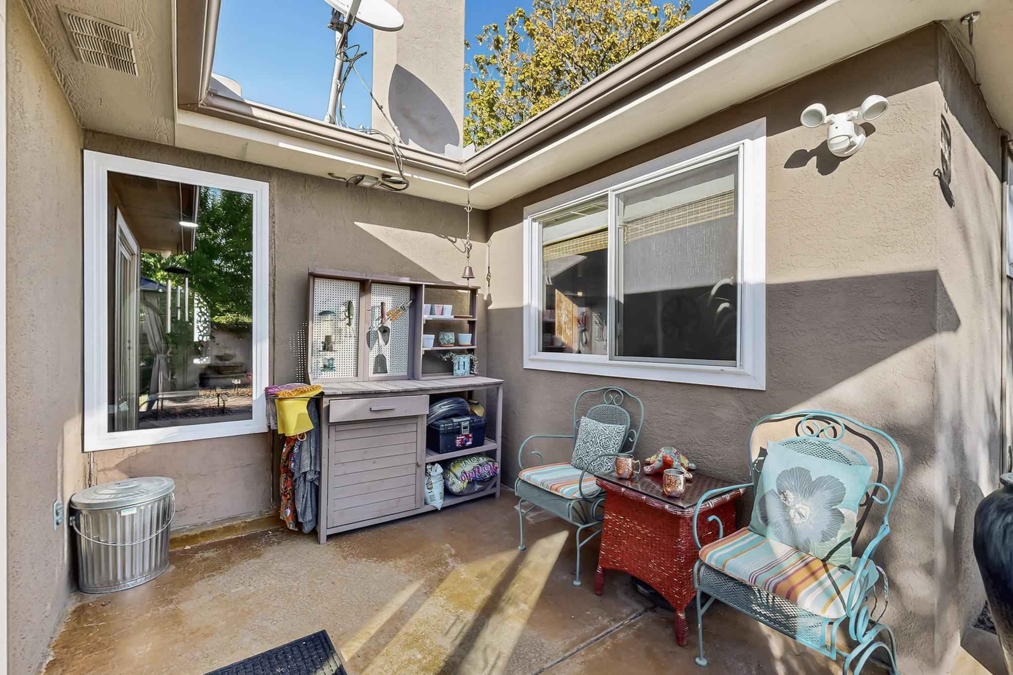 6604 Tierra Vista Avenue NW