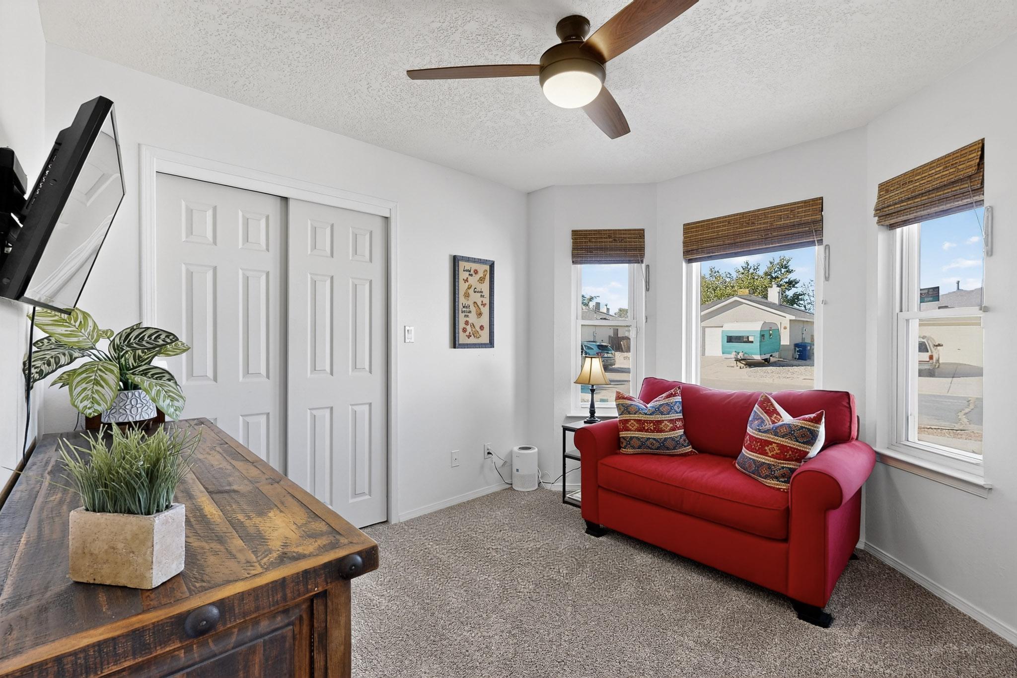 6604 Tierra Vista Avenue NW