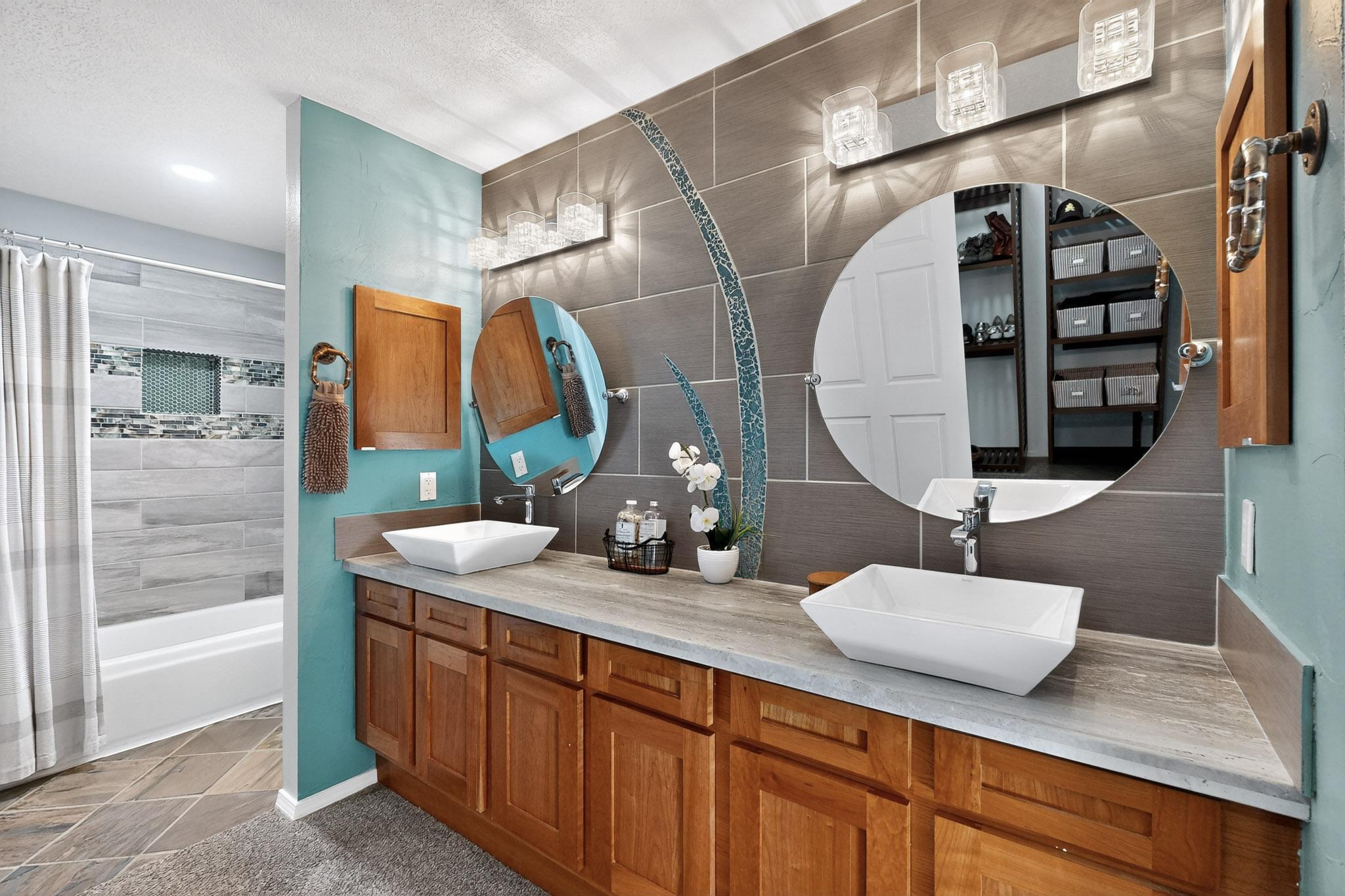 6604 Tierra Vista Avenue NW