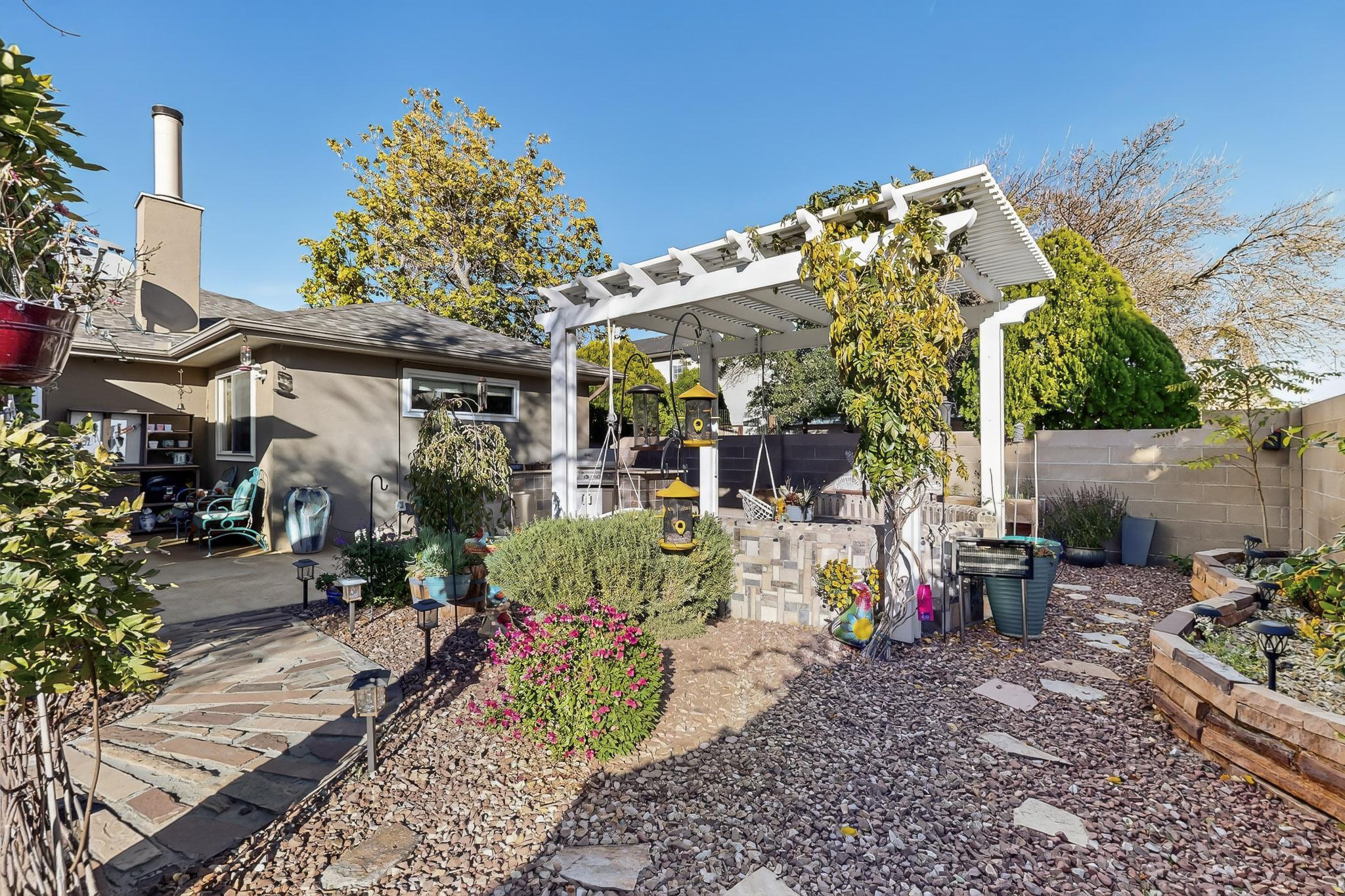 6604 Tierra Vista Avenue NW