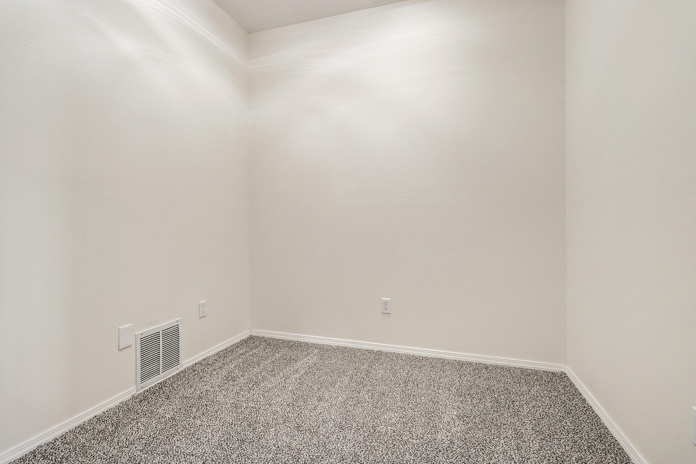 6101 Chimayo Drive NW