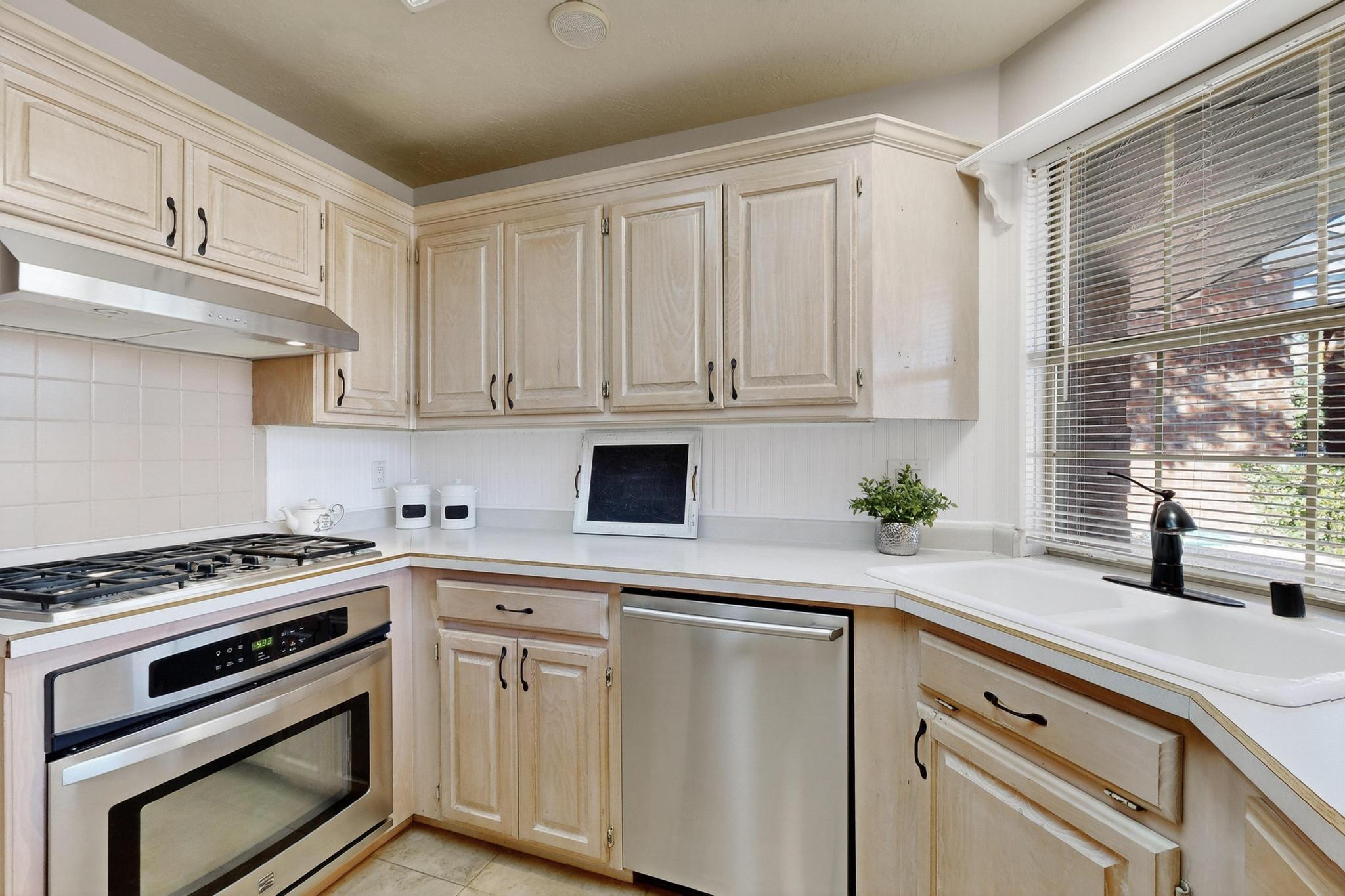 4612 Lobelia Road NW