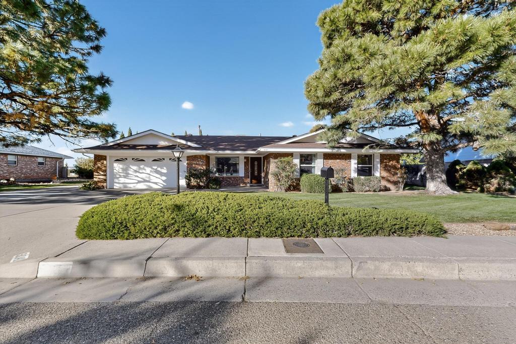 3041 Casa Del Norte Drive NE