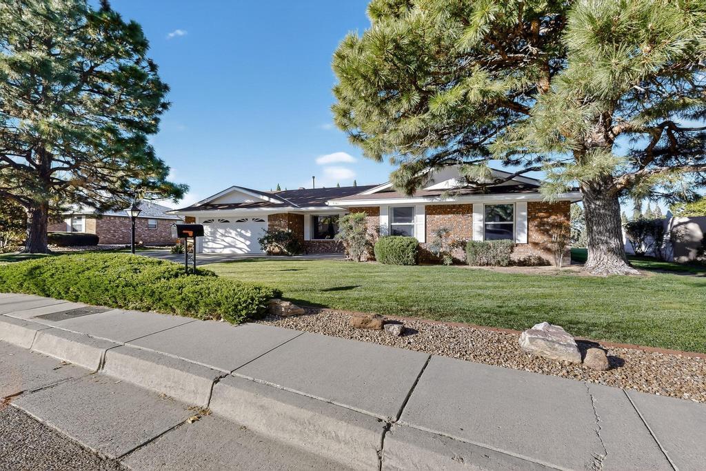 3041 Casa Del Norte Drive NE