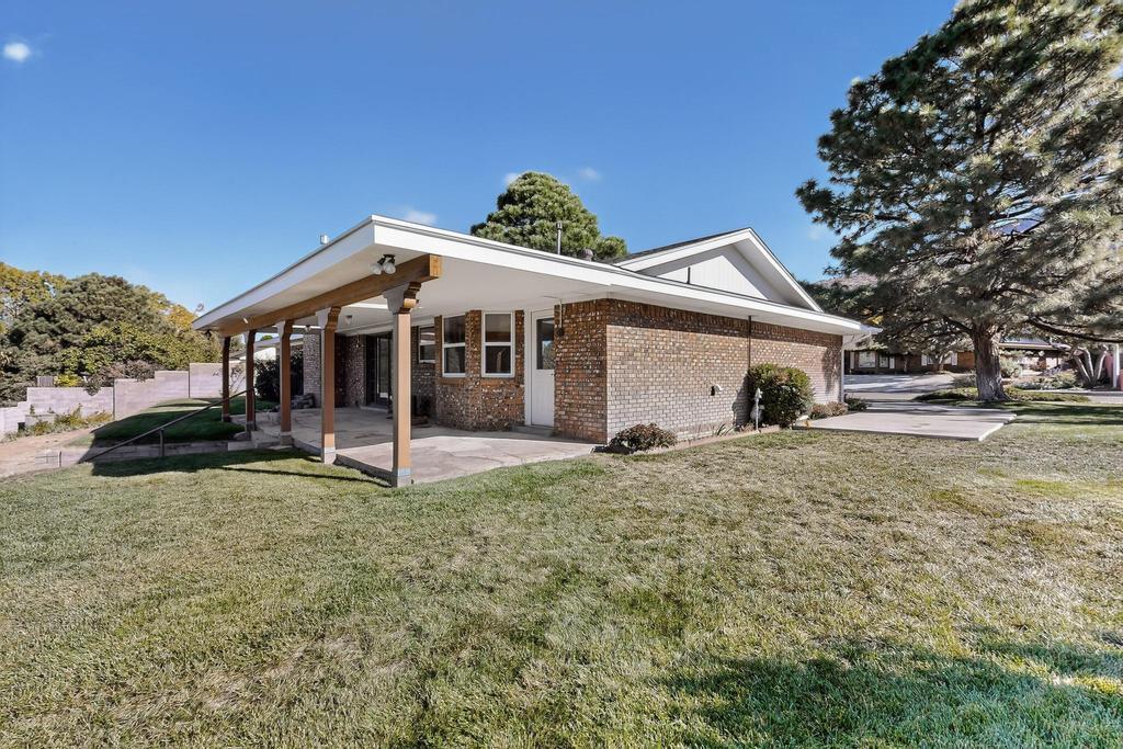 3041 Casa Del Norte Drive NE