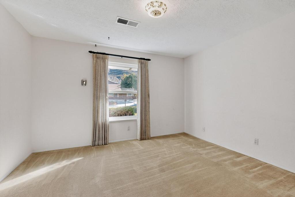 3041 Casa Del Norte Drive NE