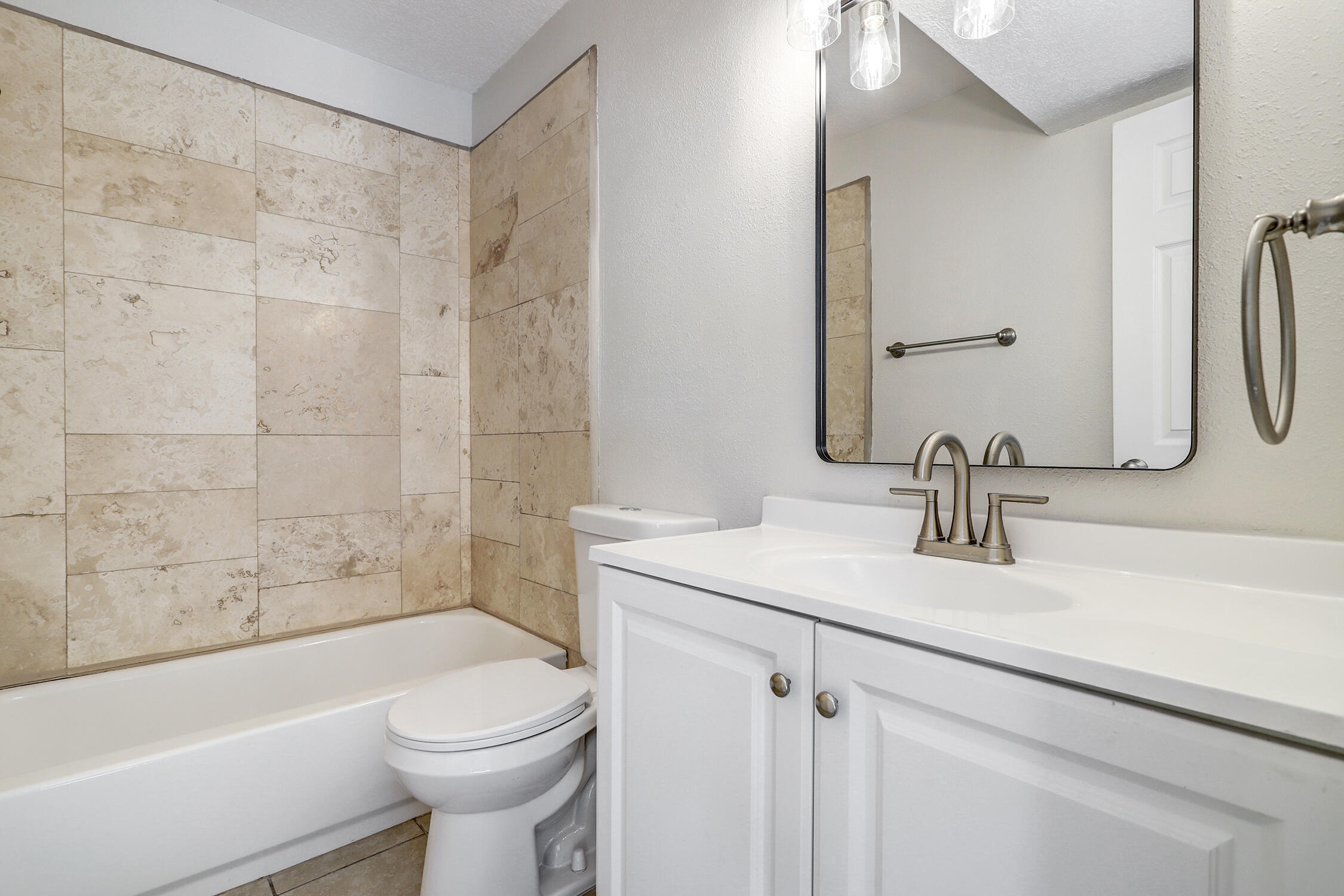 8615 Lone Prairie Avenue SW