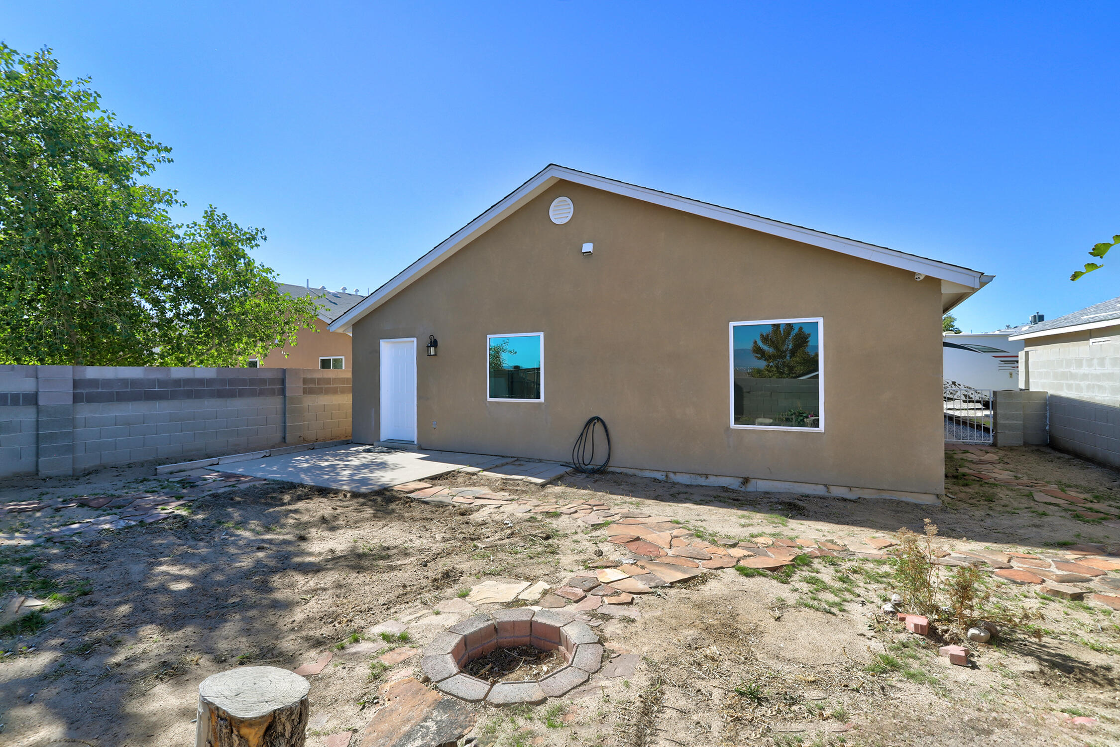 8615 Lone Prairie Avenue SW