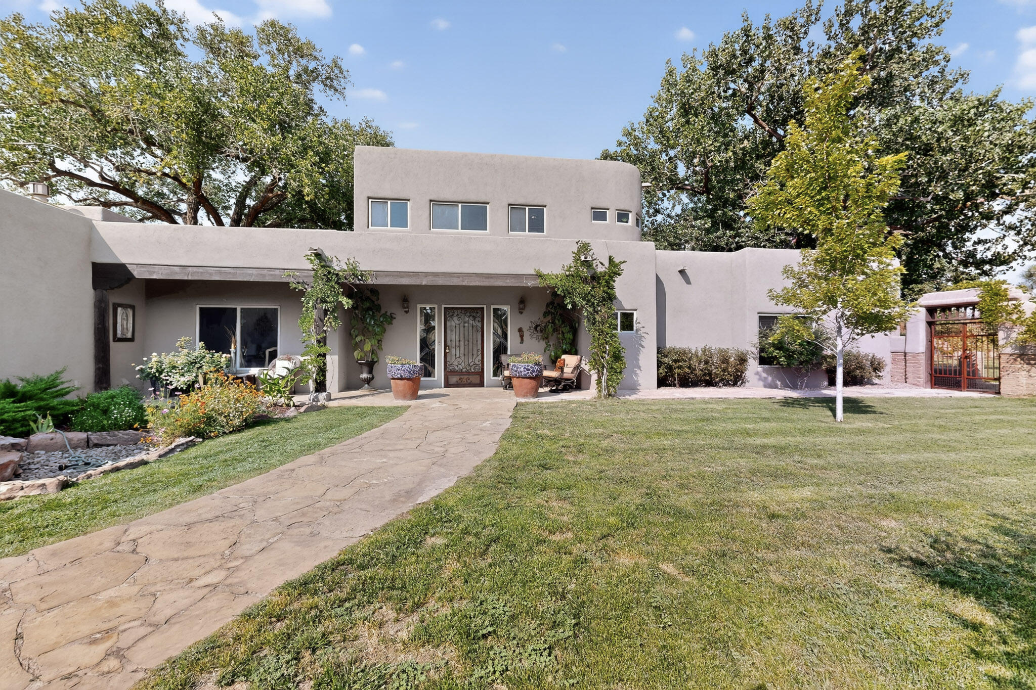 2609 Pajarito Meadows Road SW