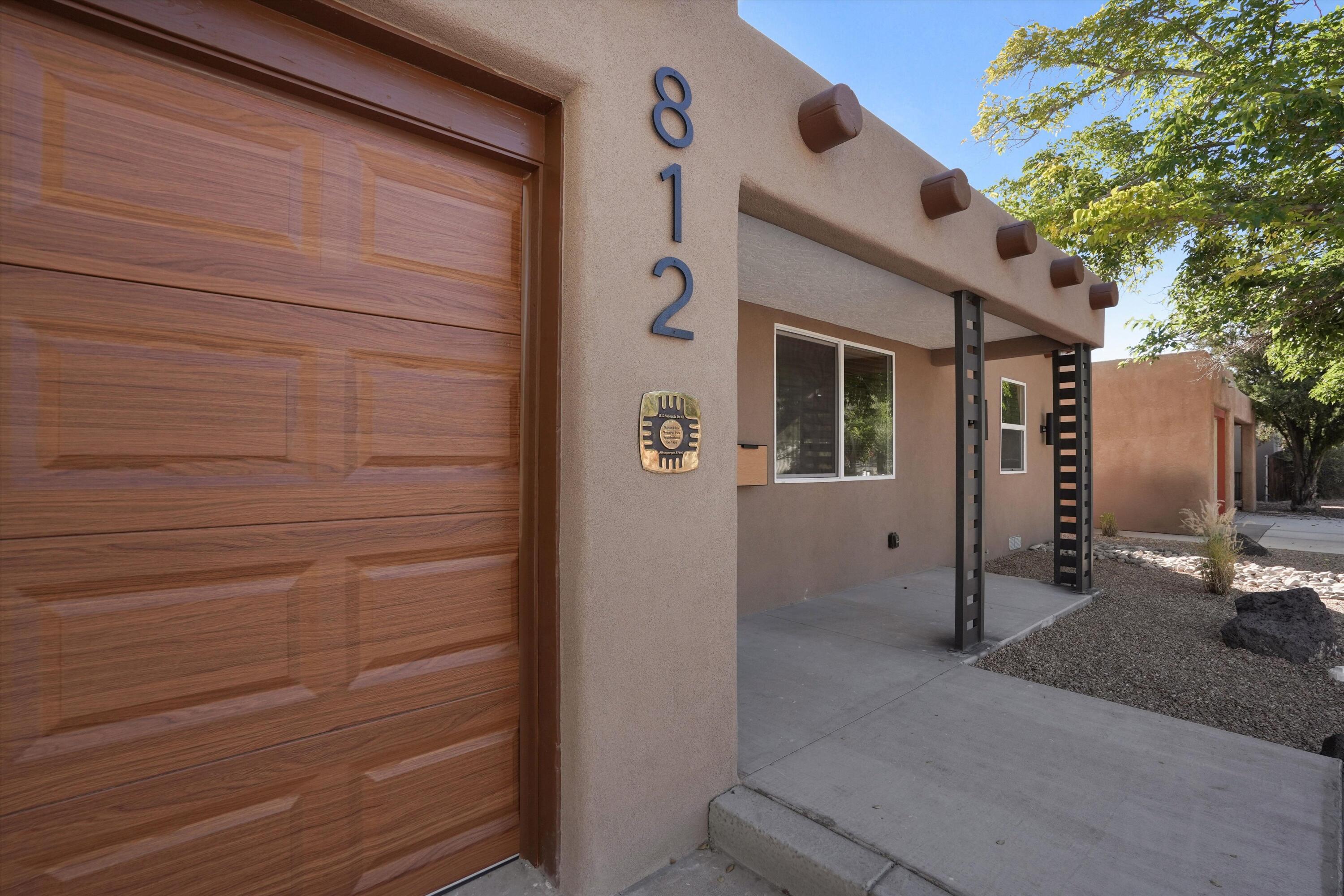 812 Valencia Drive NE