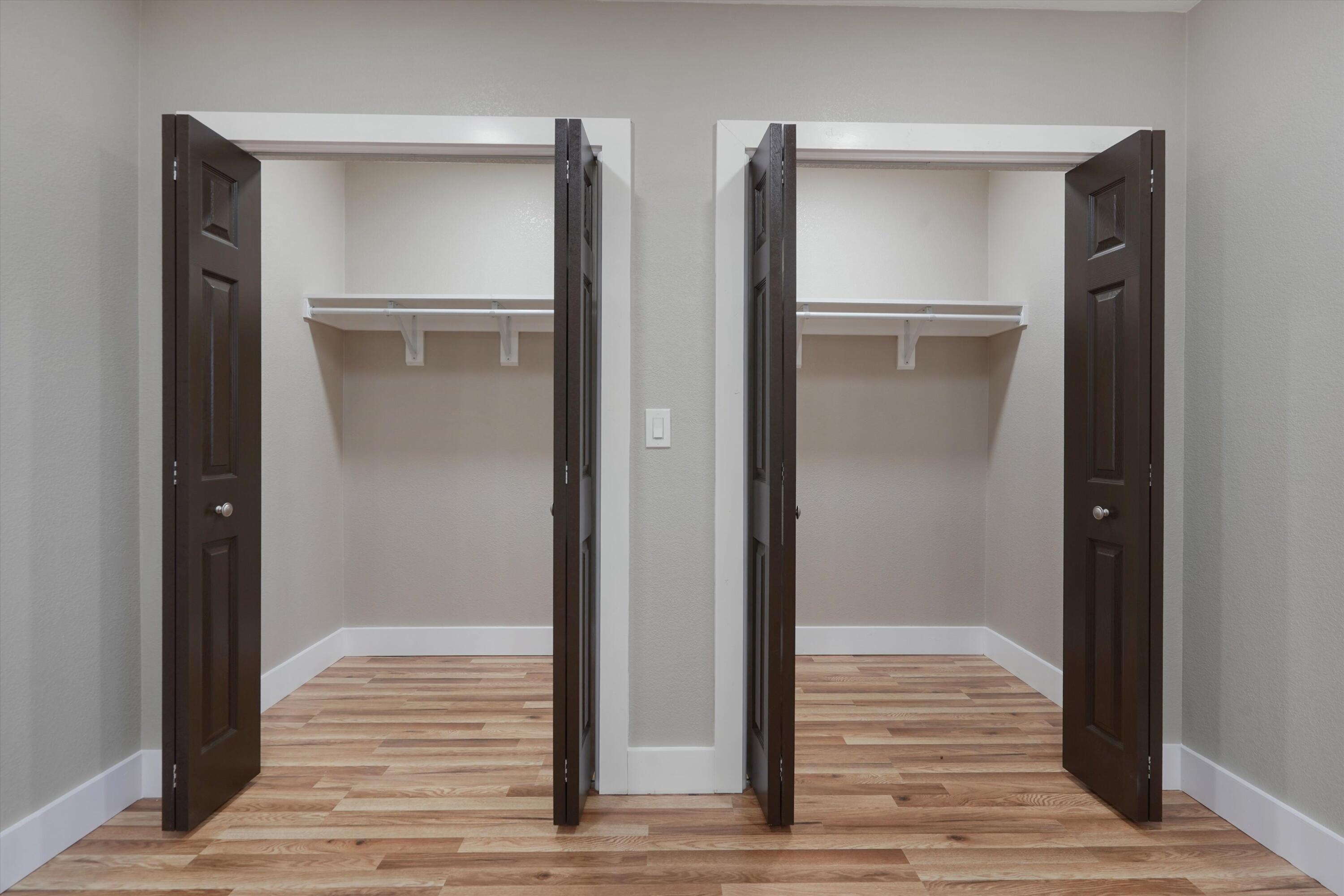 812 Valencia Drive NE