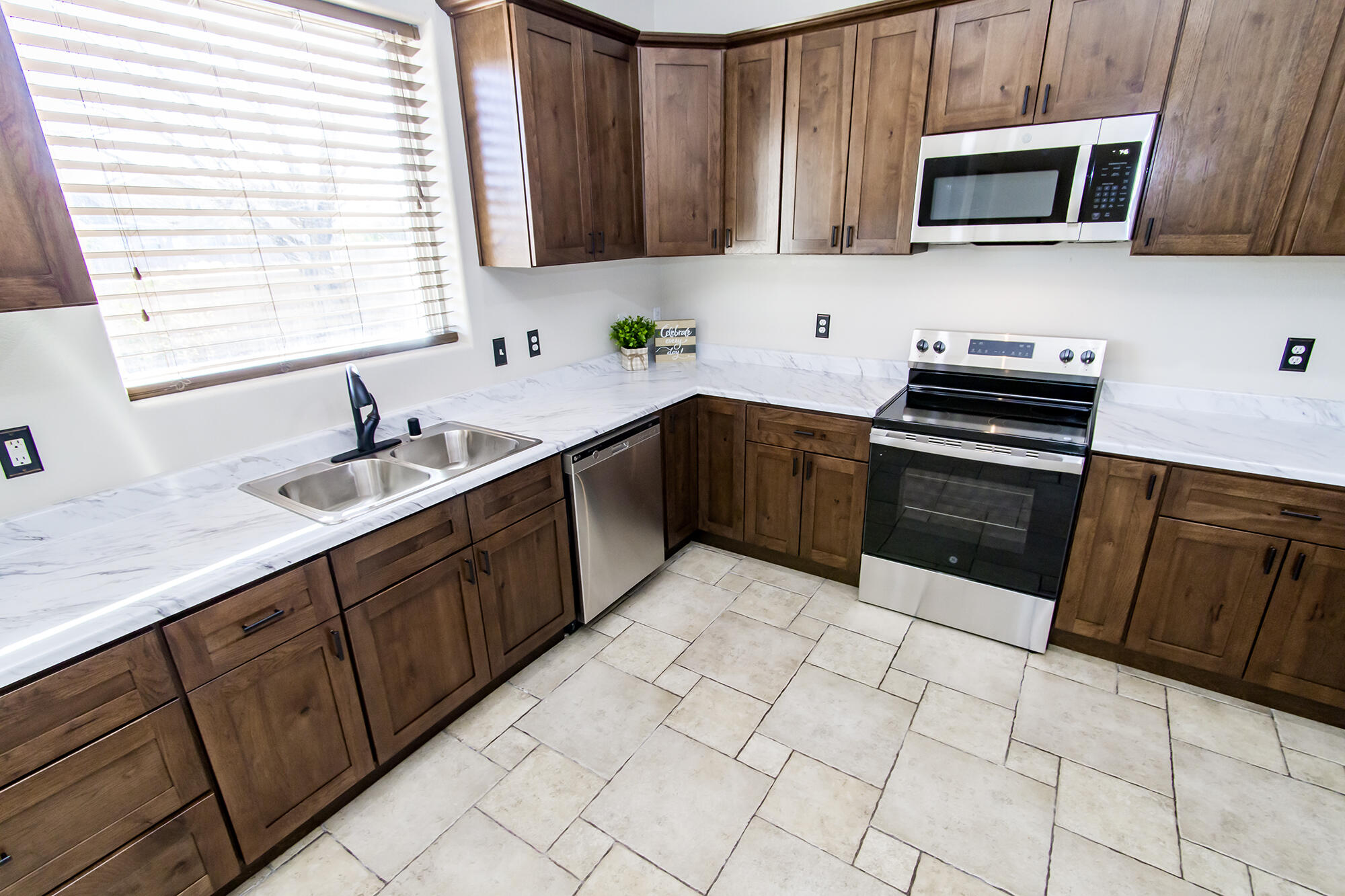 10472 CALLE ACANTA NW