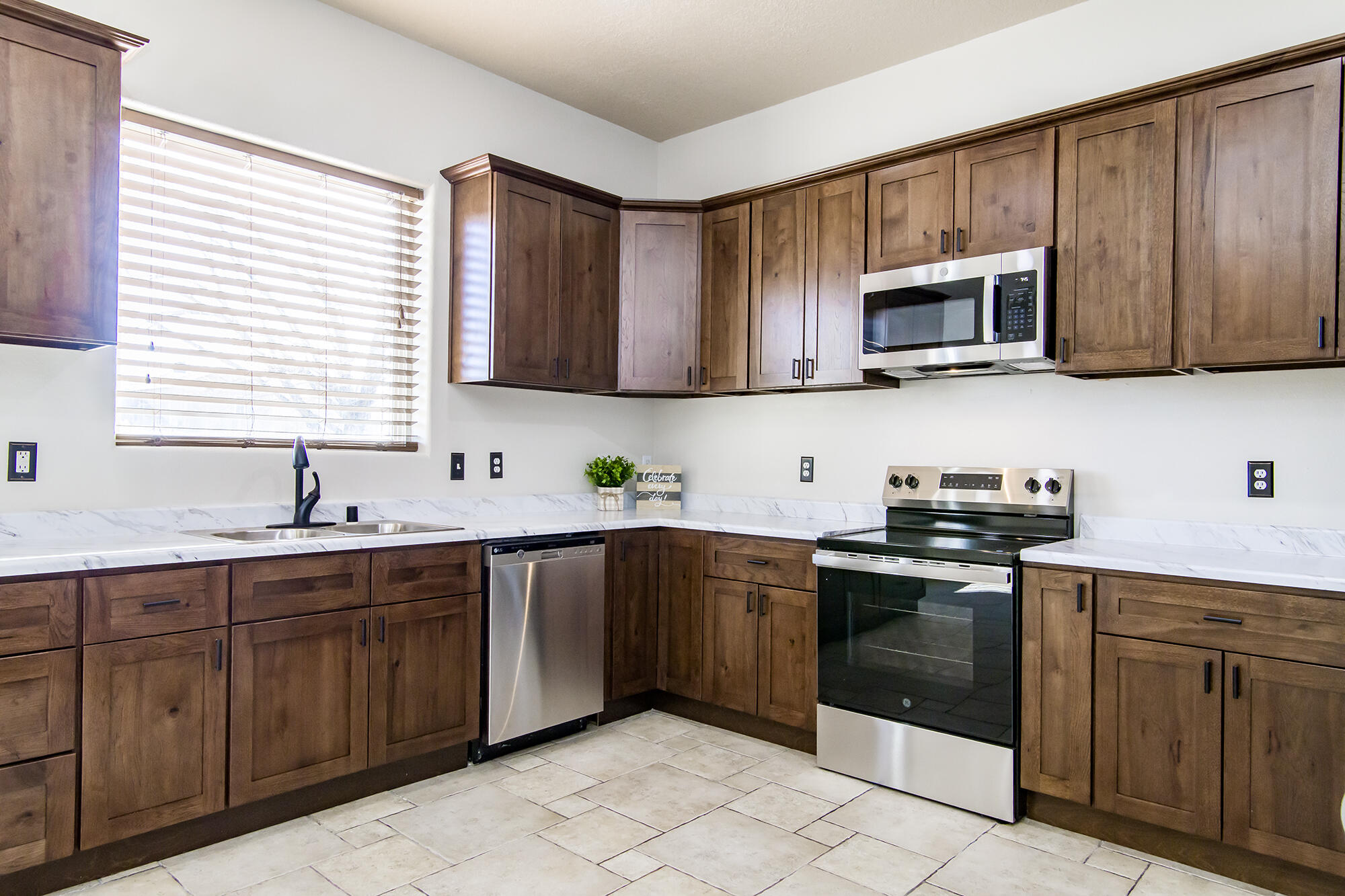 10472 CALLE ACANTA NW