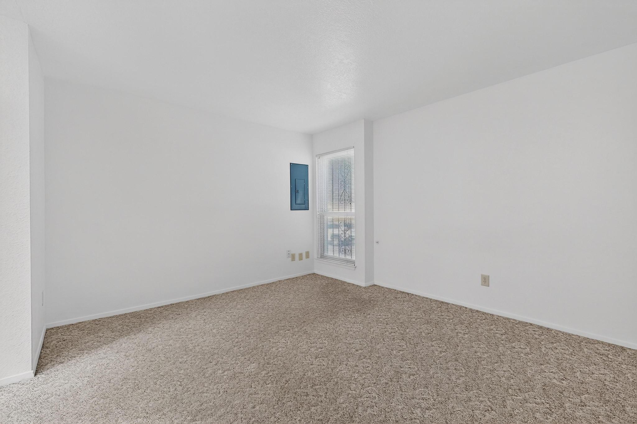 8320 Parrot Run Road NE