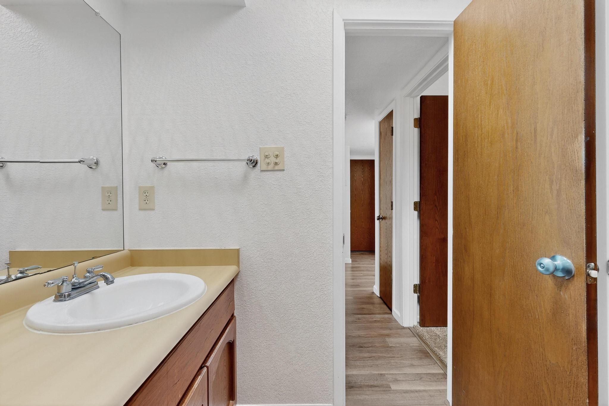 8320 Parrot Run Road NE