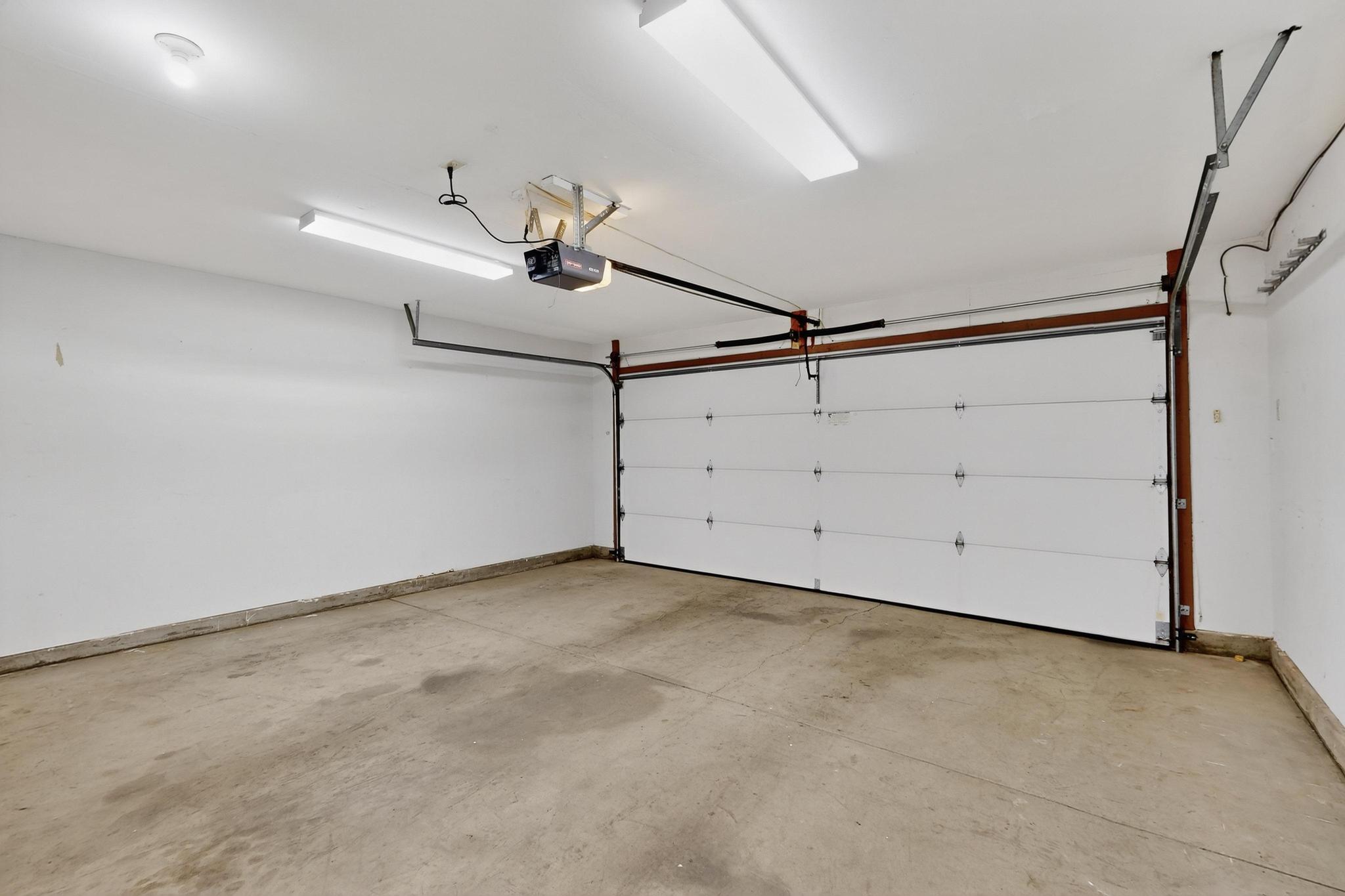 8320 Parrot Run Road NE