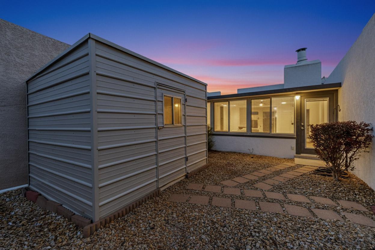 8320 Parrot Run Road NE