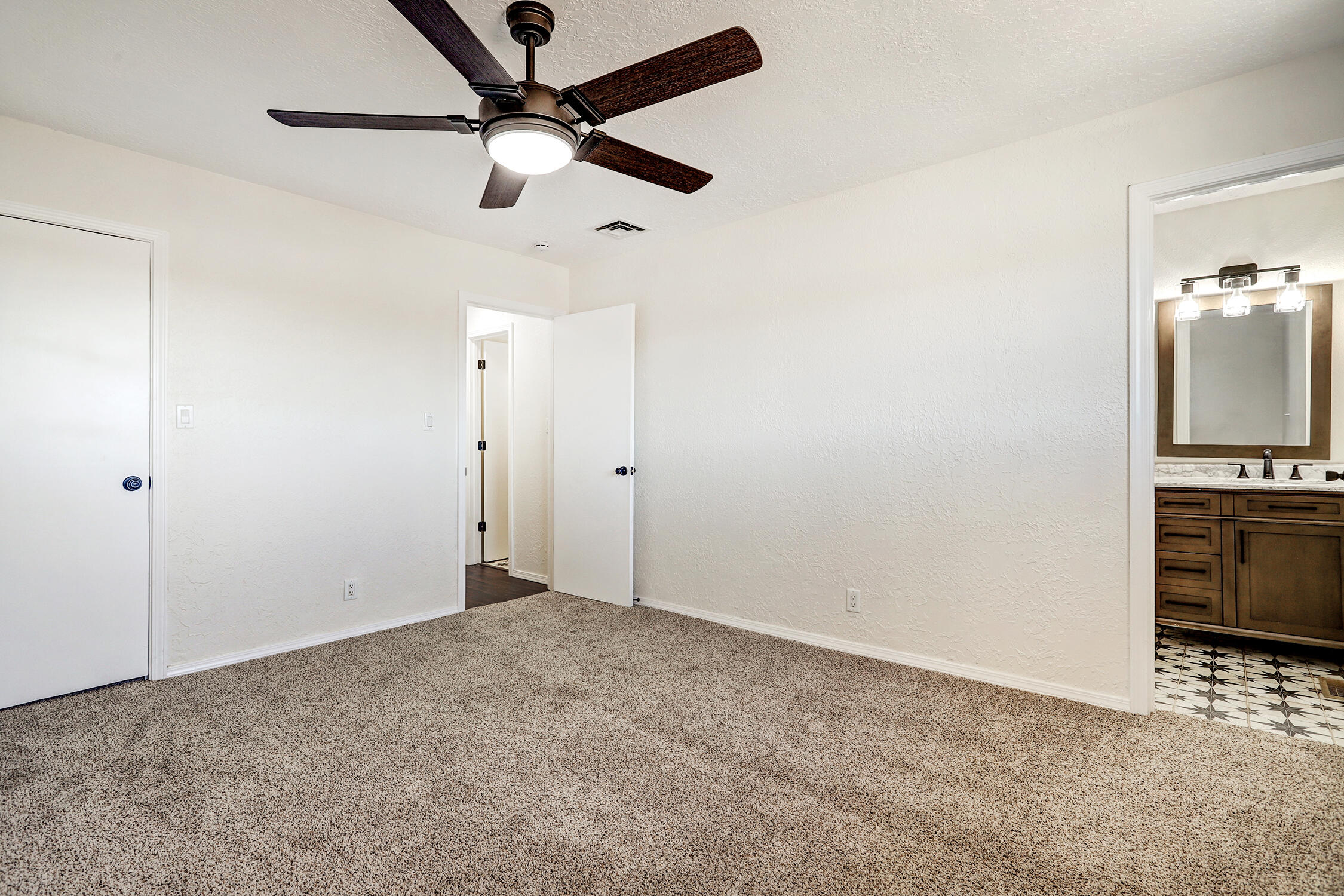 565 Lisbon Avenue SE