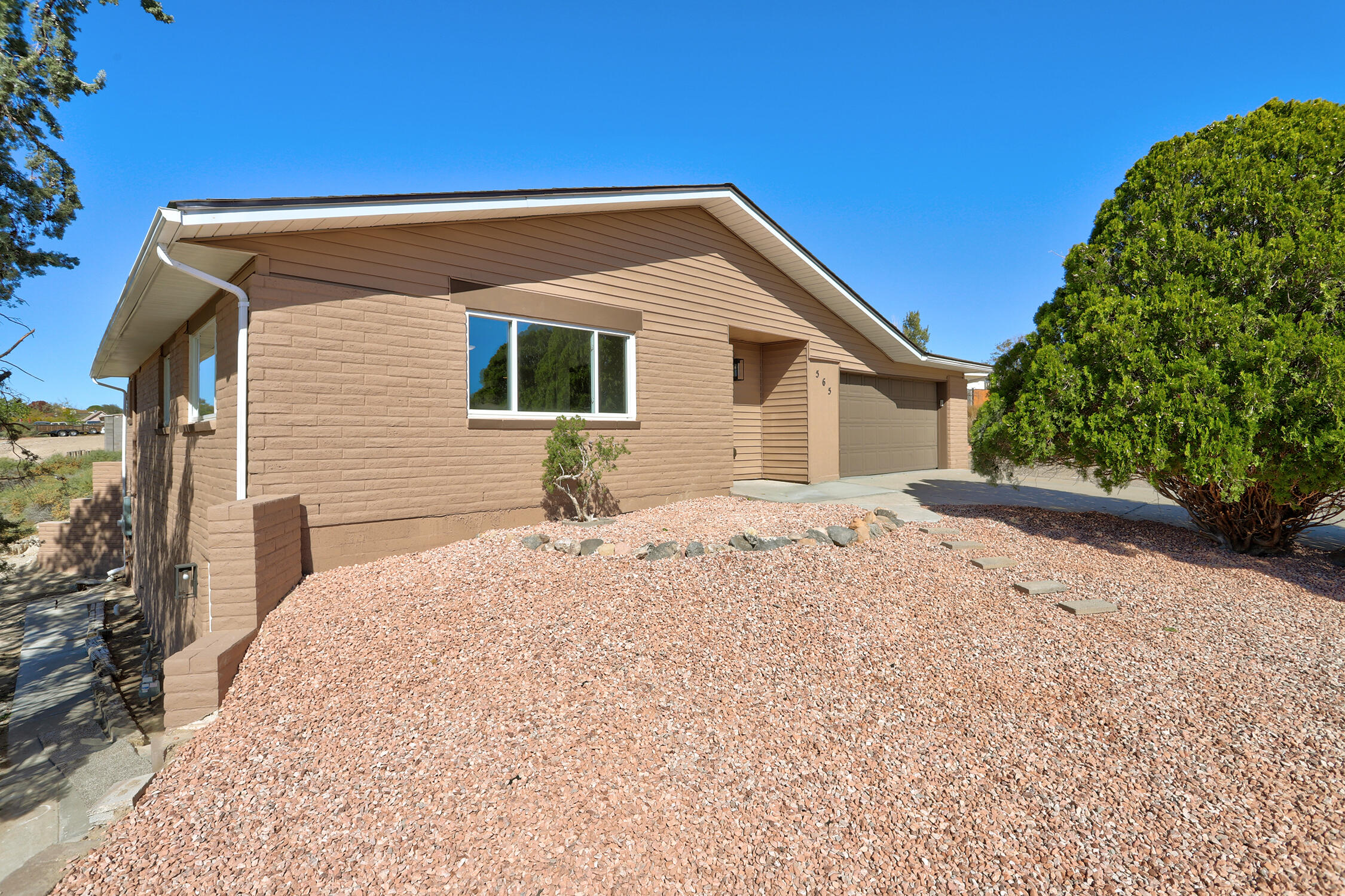 565 Lisbon Avenue SE