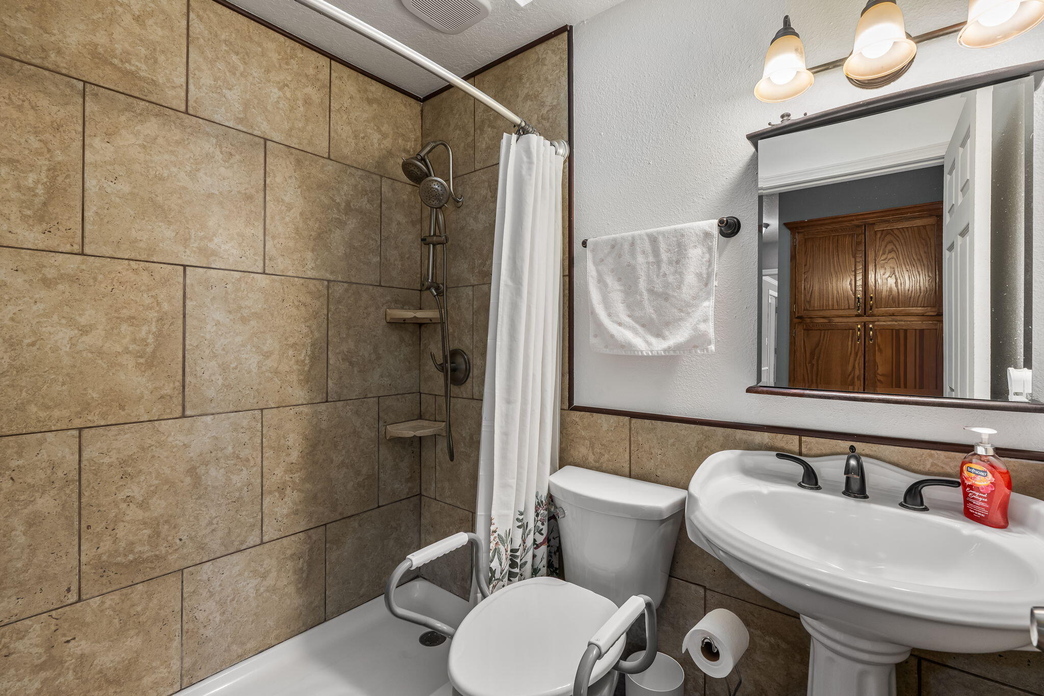 4615 Lobelia Road NW