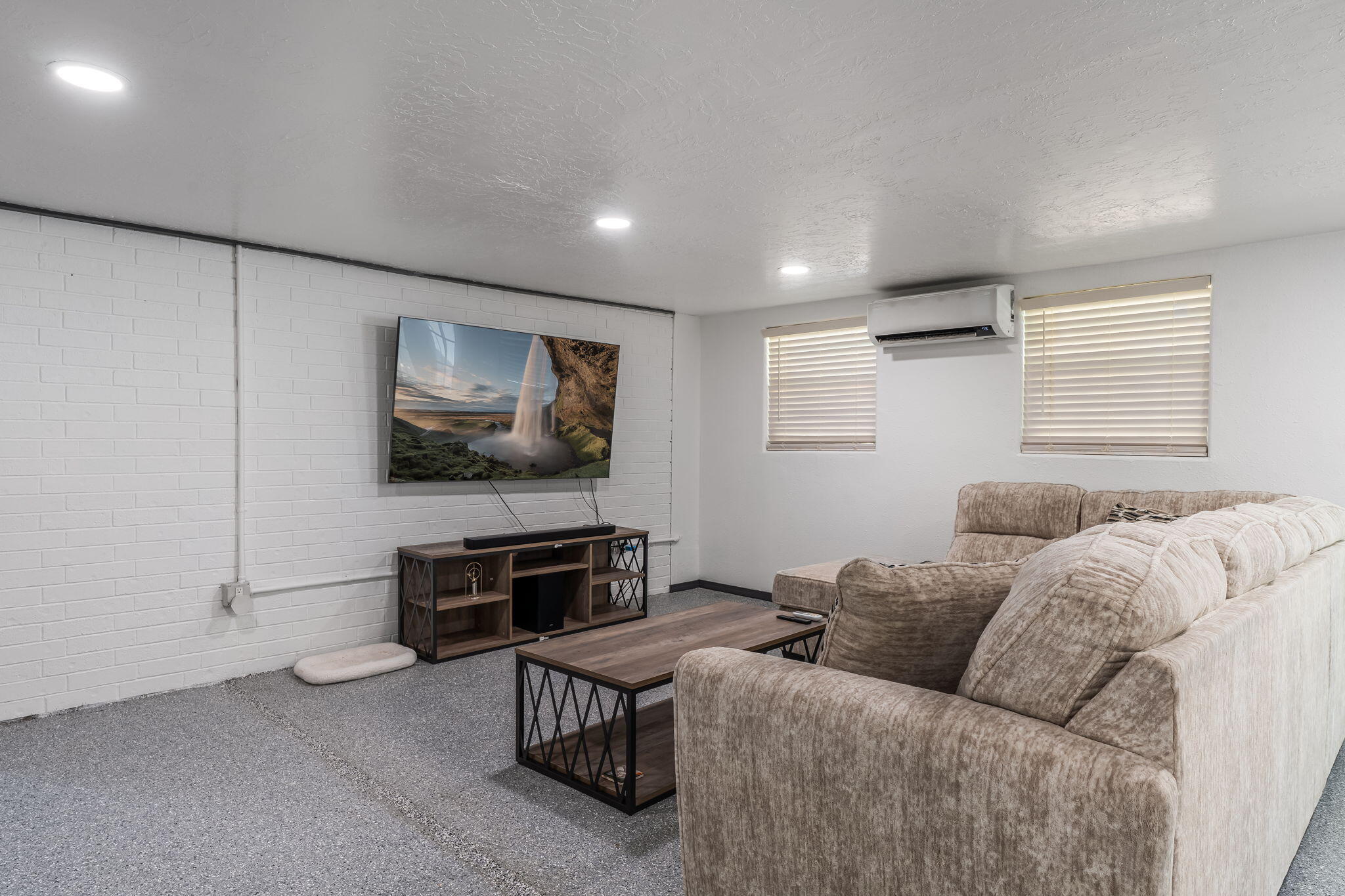 4615 Lobelia Road NW