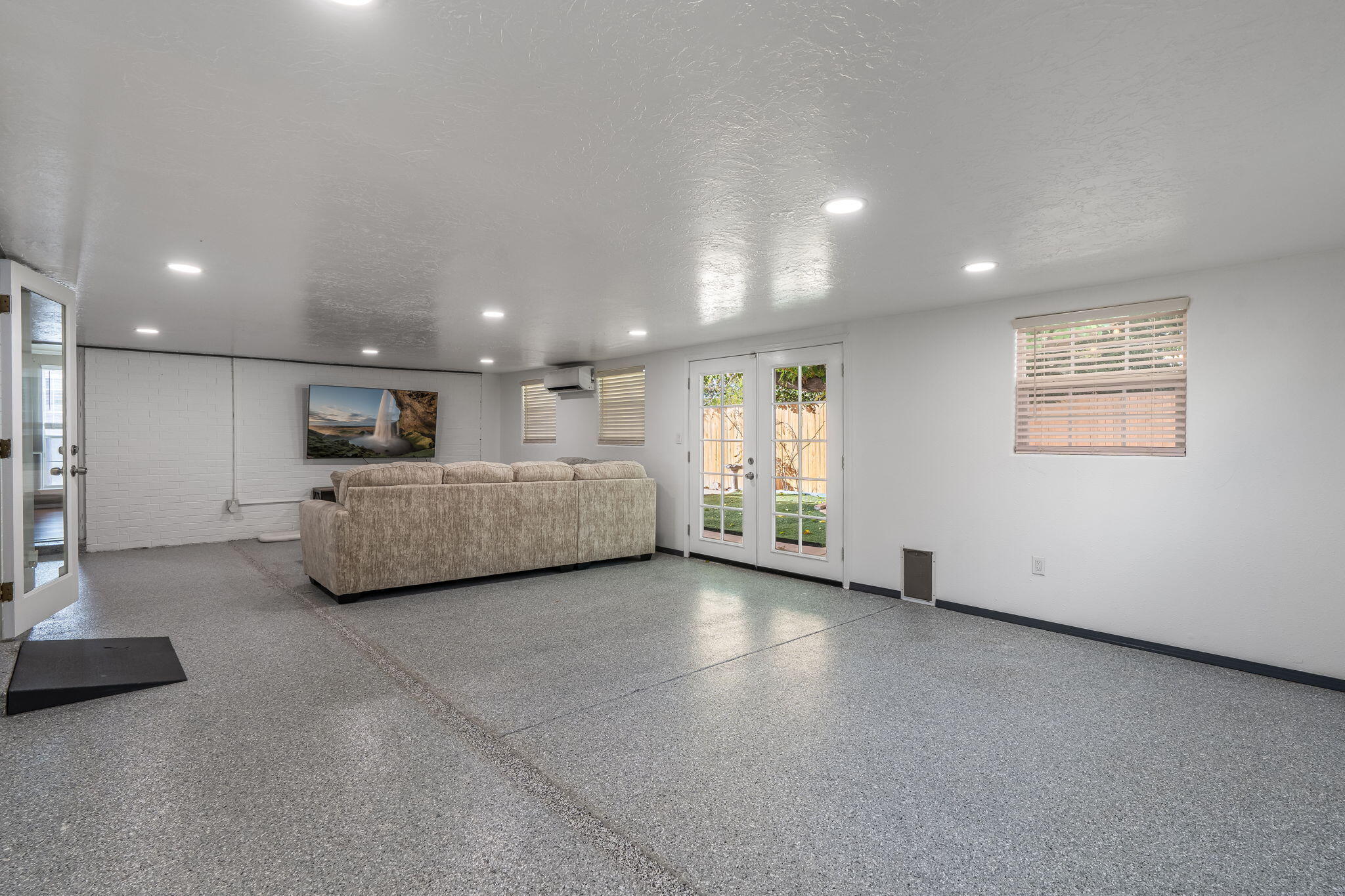 4615 Lobelia Road NW