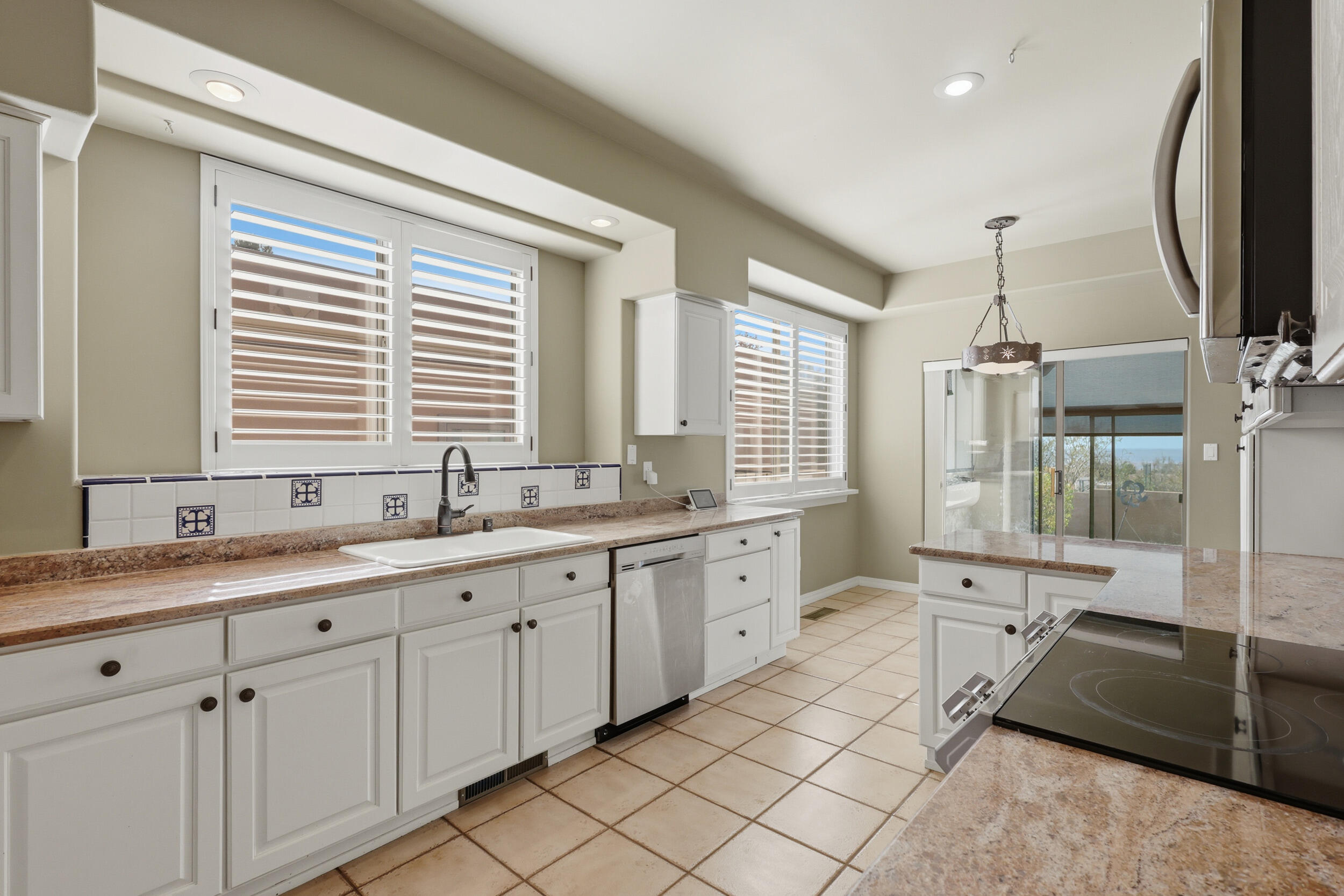 7739 Cedar Canyon Road NE