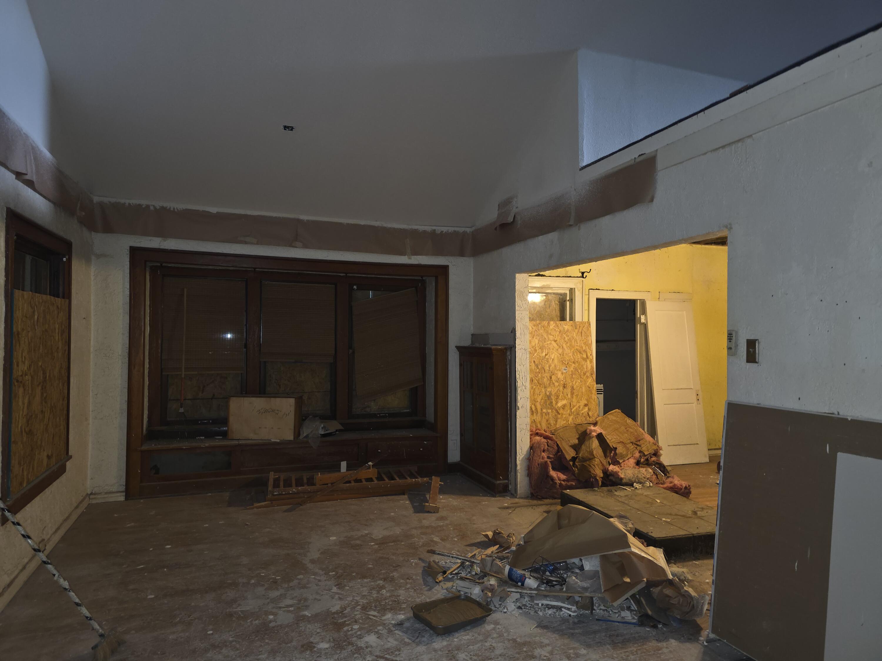 233 Maxine Street NE