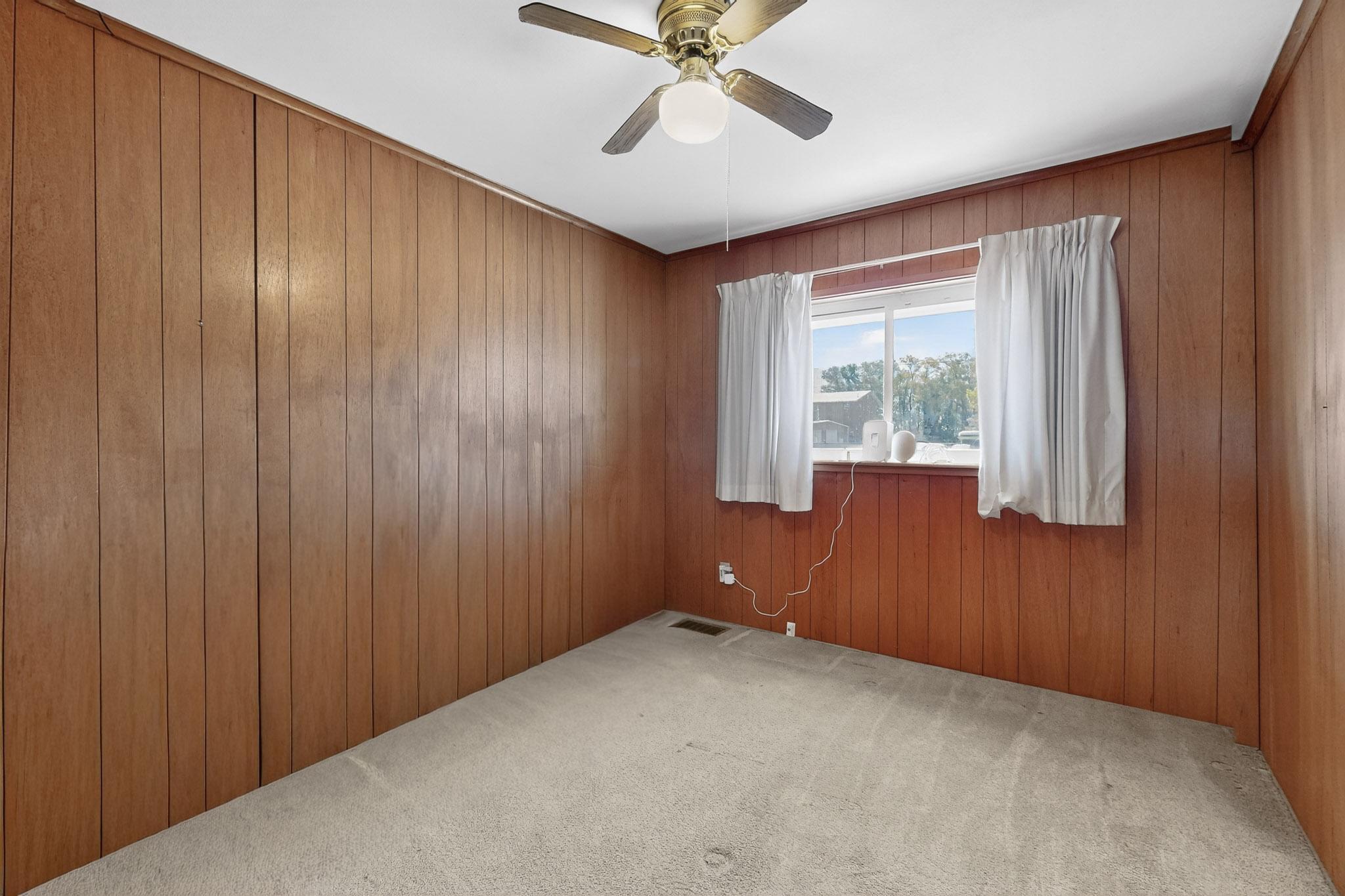 221 Homeland Road NW