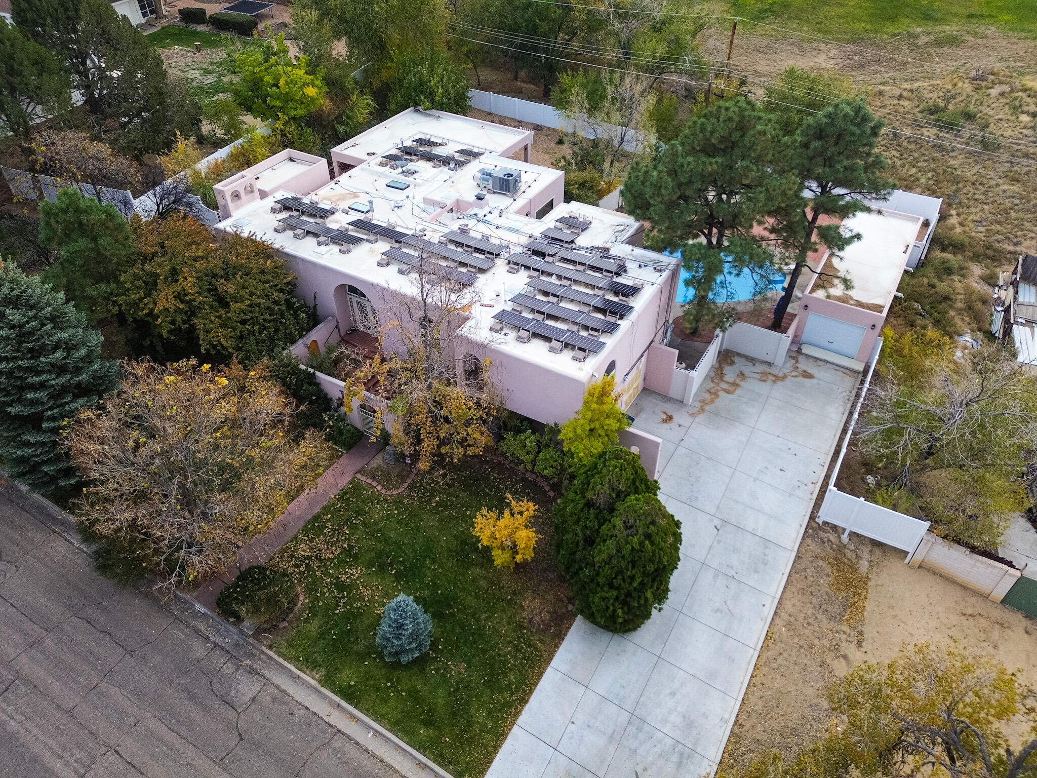 720 Lamp Post Circle SE