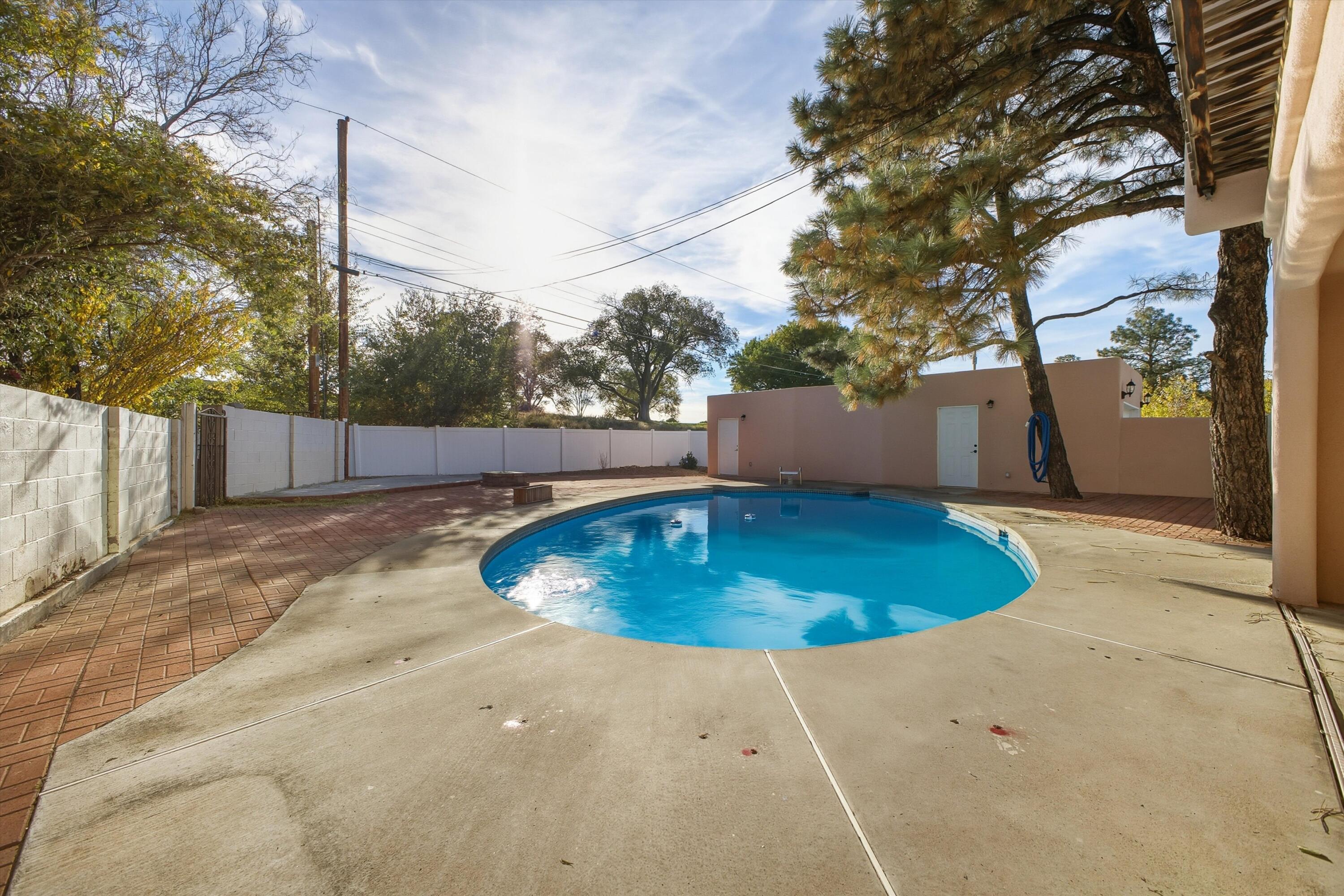 720 Lamp Post Circle SE