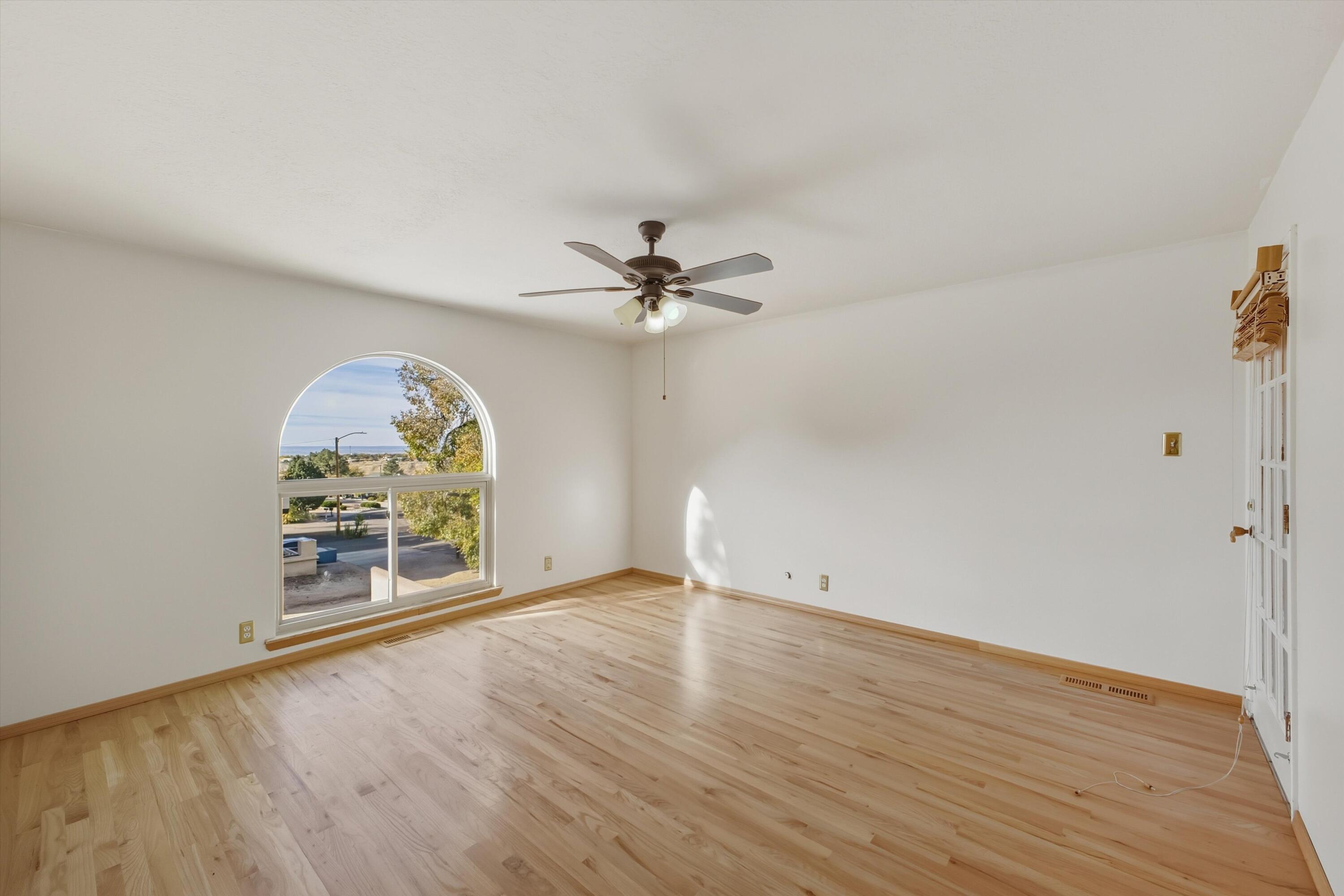 720 Lamp Post Circle SE