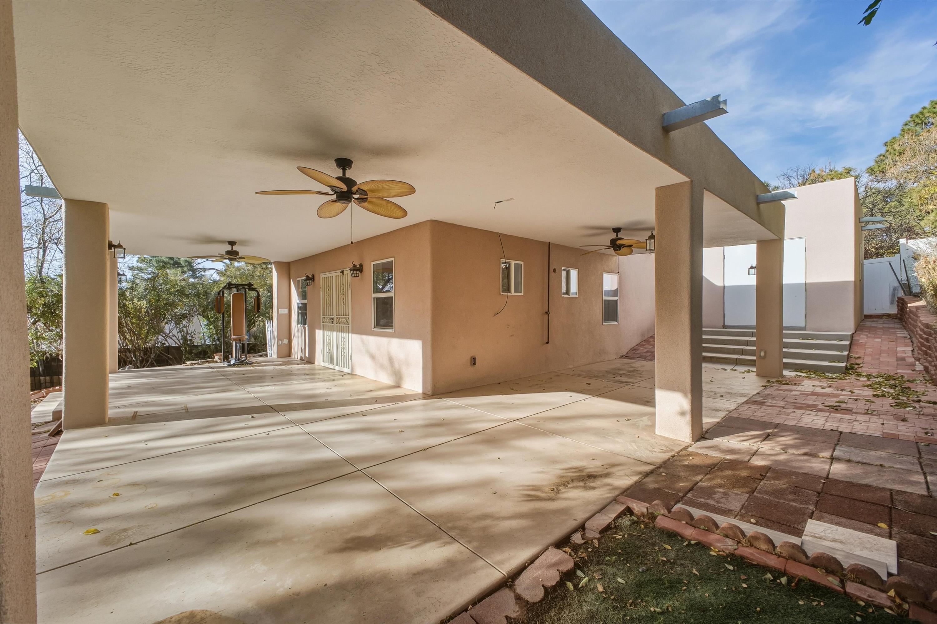 720 Lamp Post Circle SE