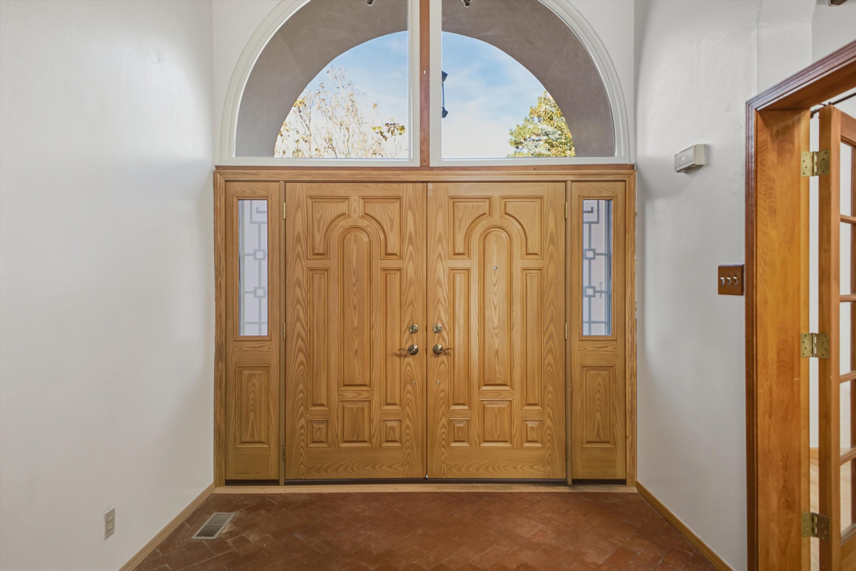 720 Lamp Post Circle SE