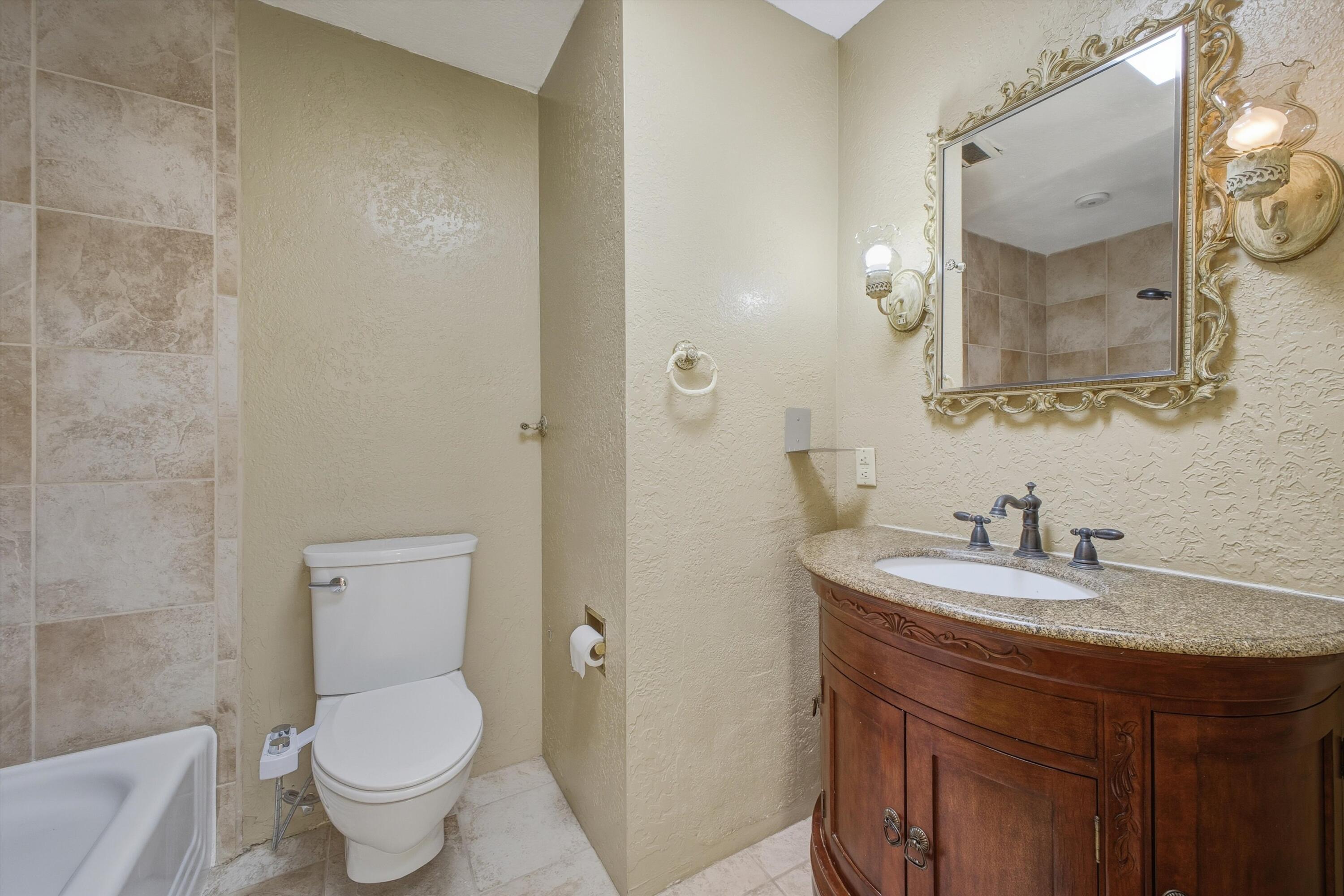 720 Lamp Post Circle SE