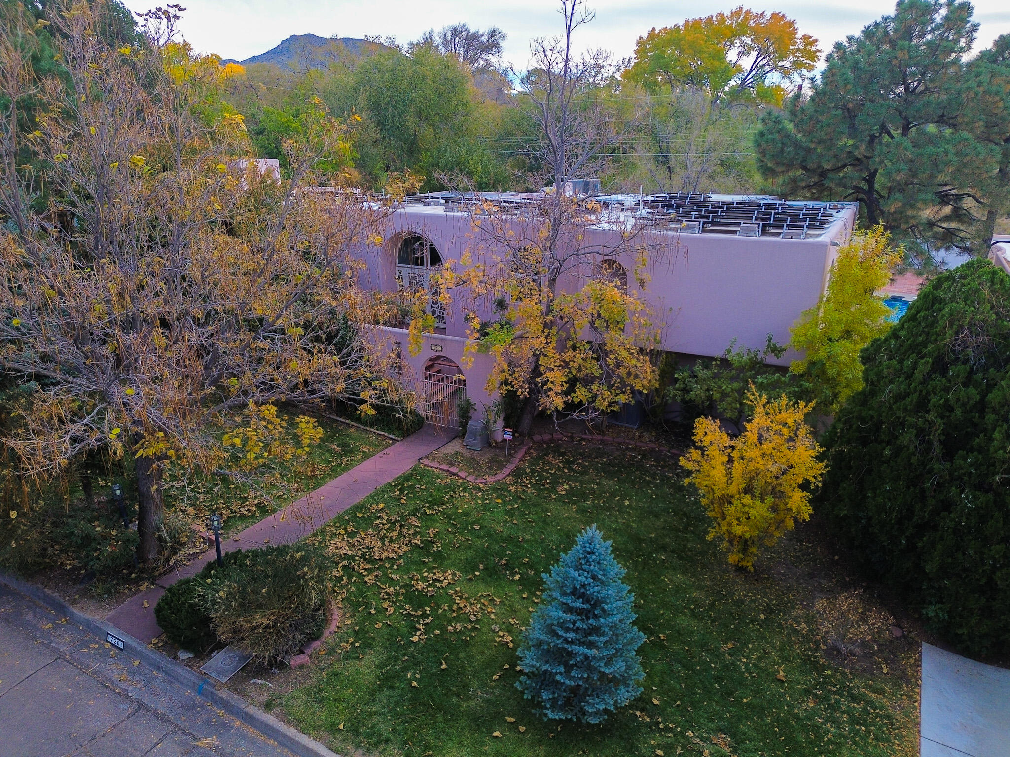 720 Lamp Post Circle SE