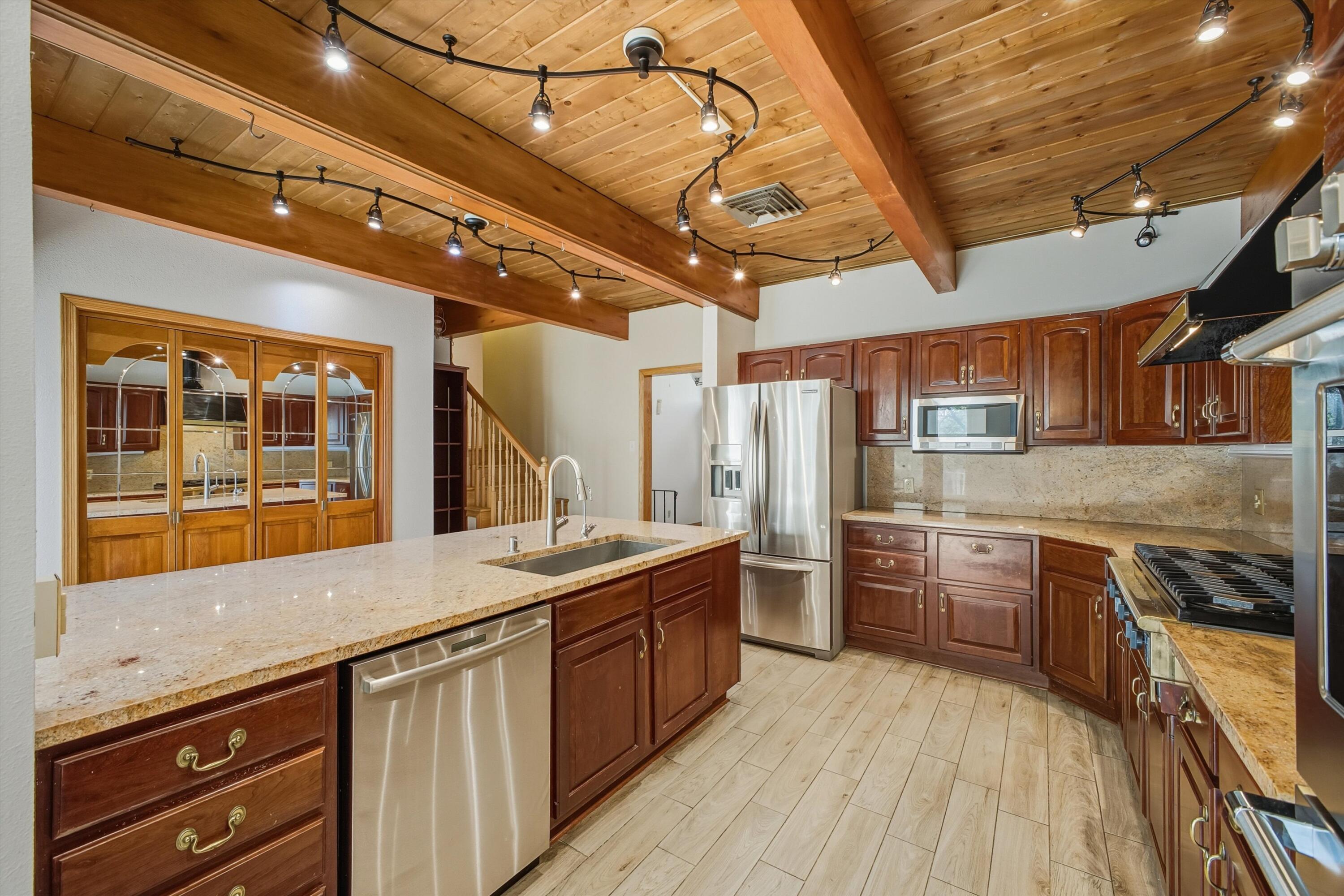 720 Lamp Post Circle SE