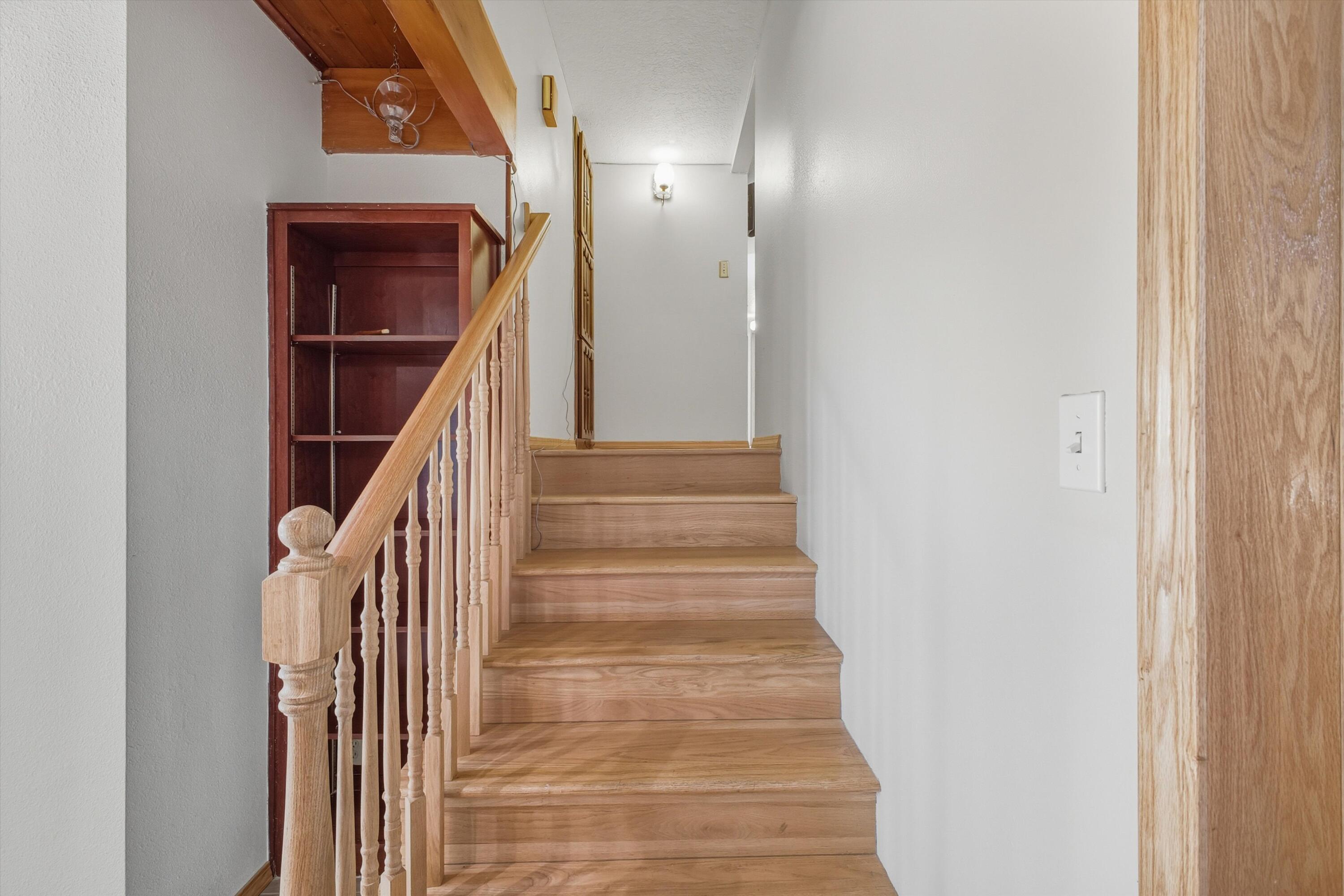 720 Lamp Post Circle SE